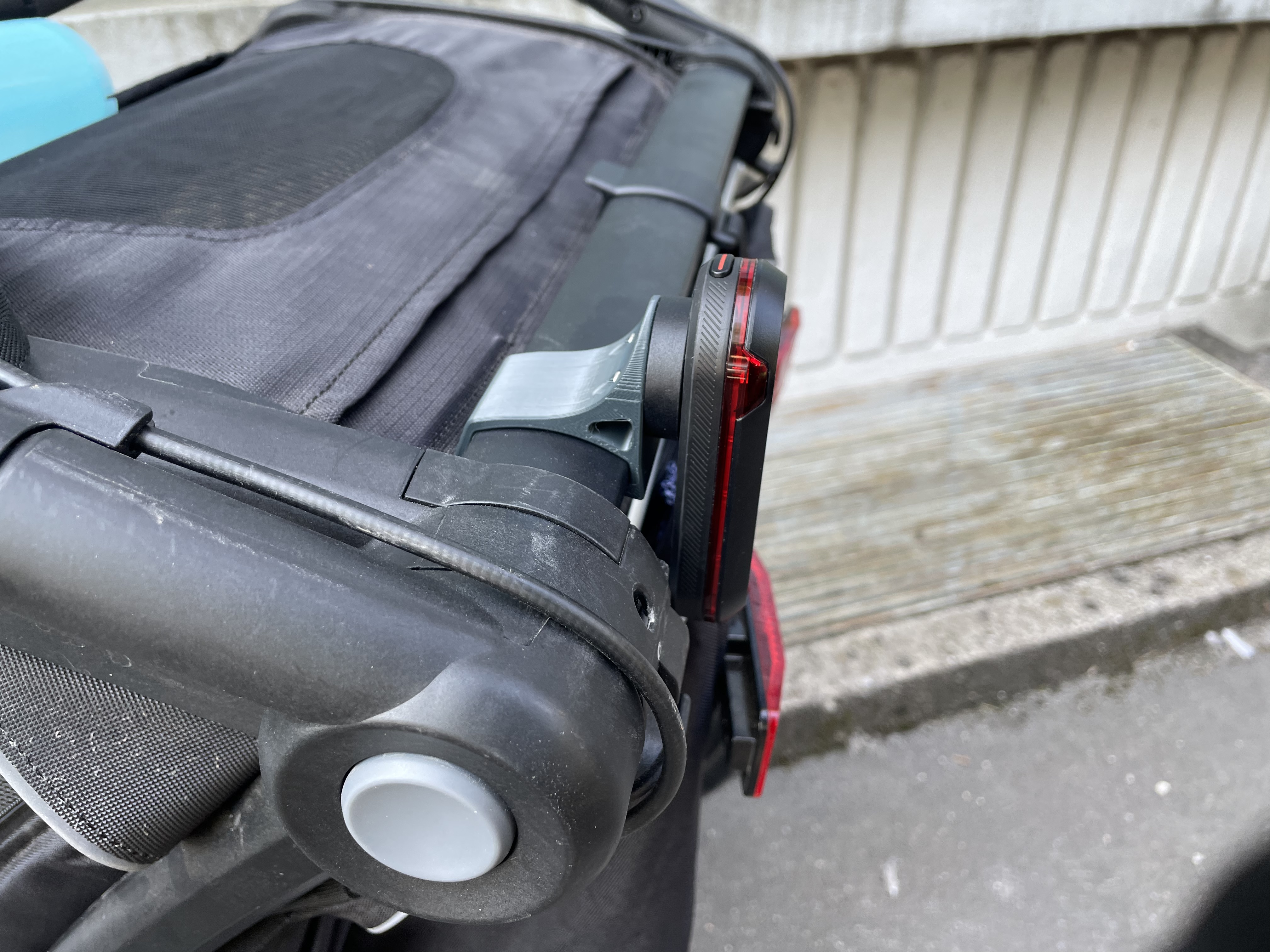 Thule Chariot Varia light mount