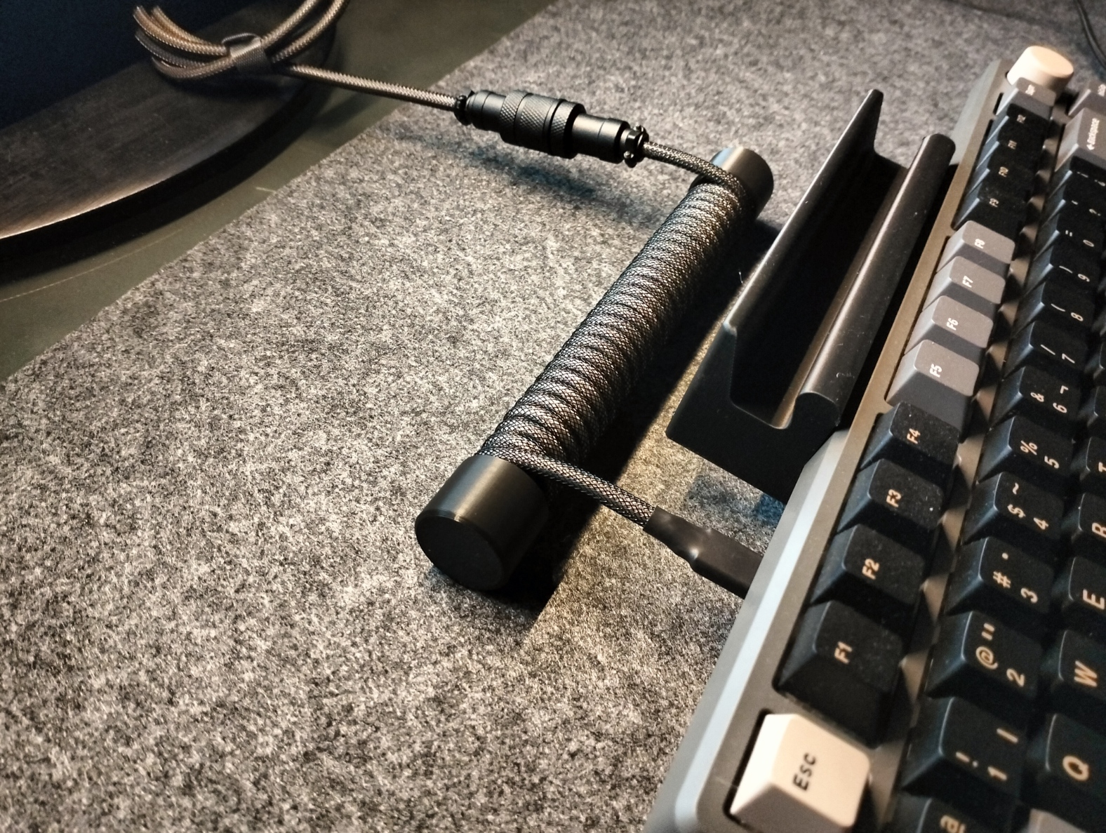 Coiled Cable Rod Bar for Mechanical Keyboard