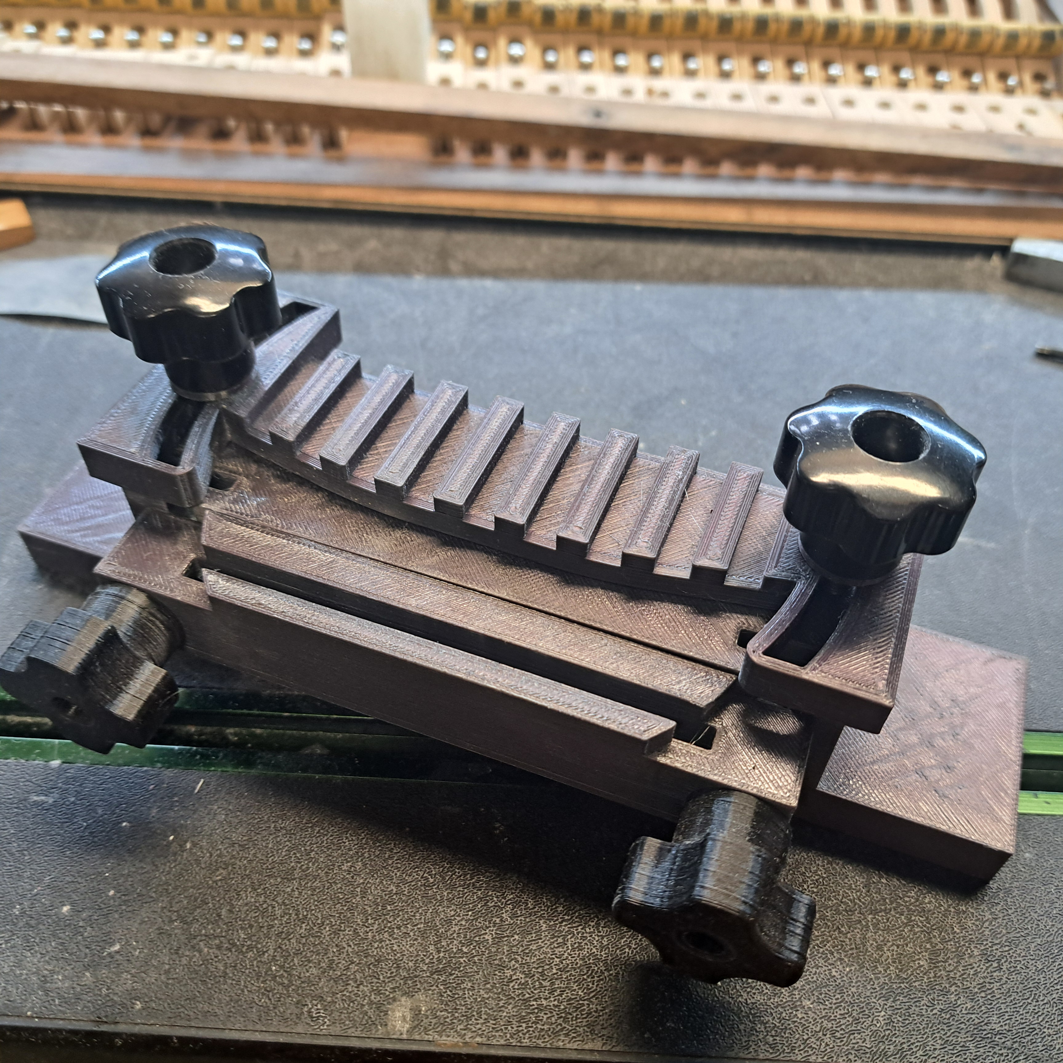 Hammer grinding jig