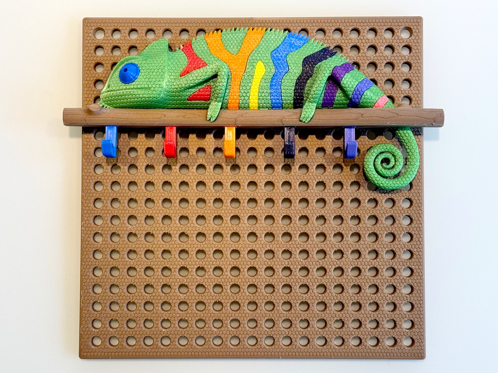 Multi Color Chameleon Key Holder with Mounting Board and Optimizations 3D model thumbnail