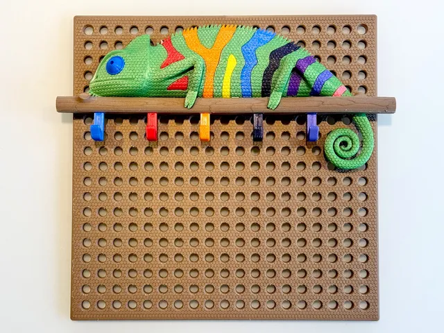 Multi Color Chameleon Key Holder with Mounting Board and Optimizations