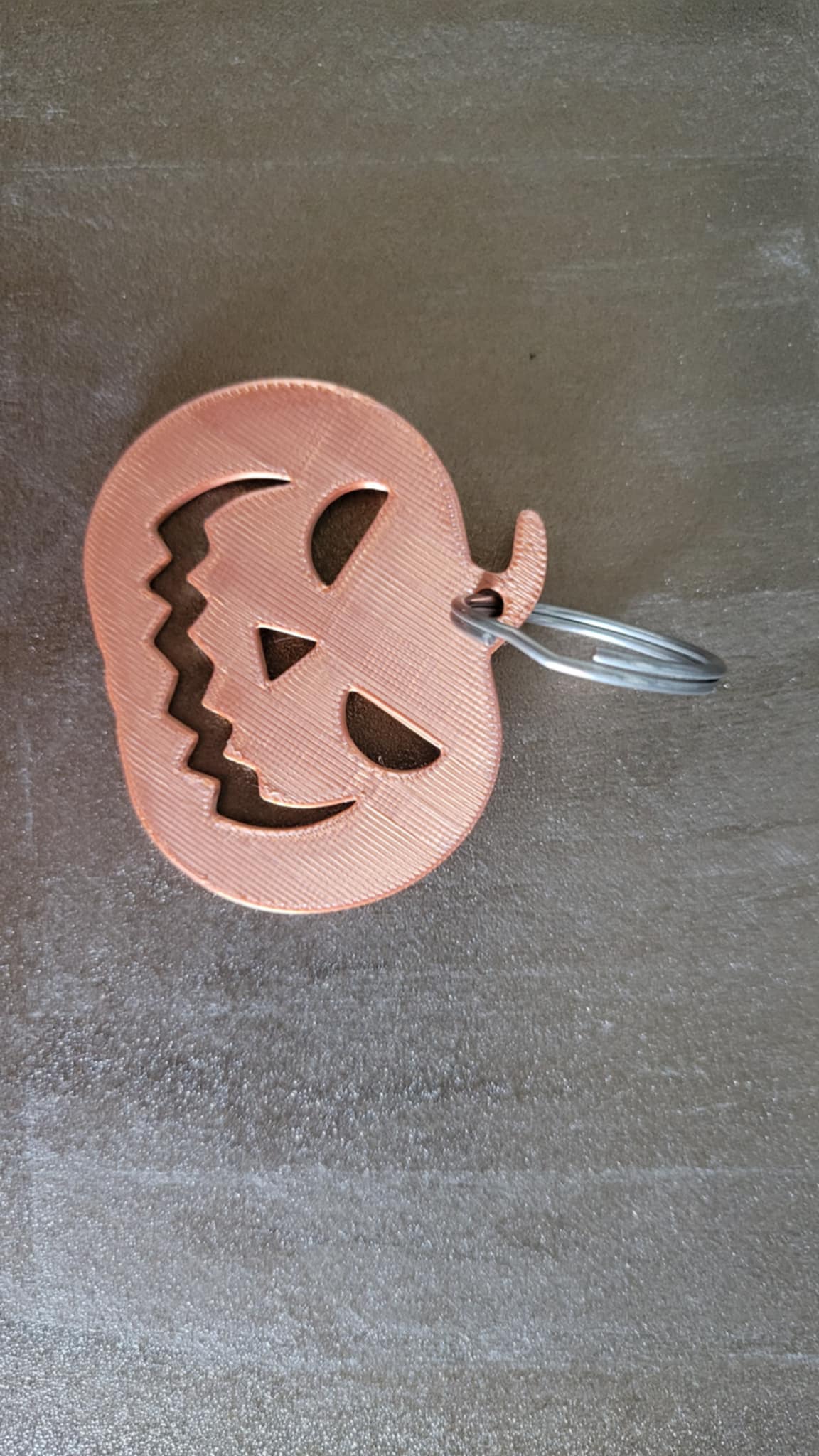 Miniatura 3 do modelo 3D Evil Pumpkin Keyring