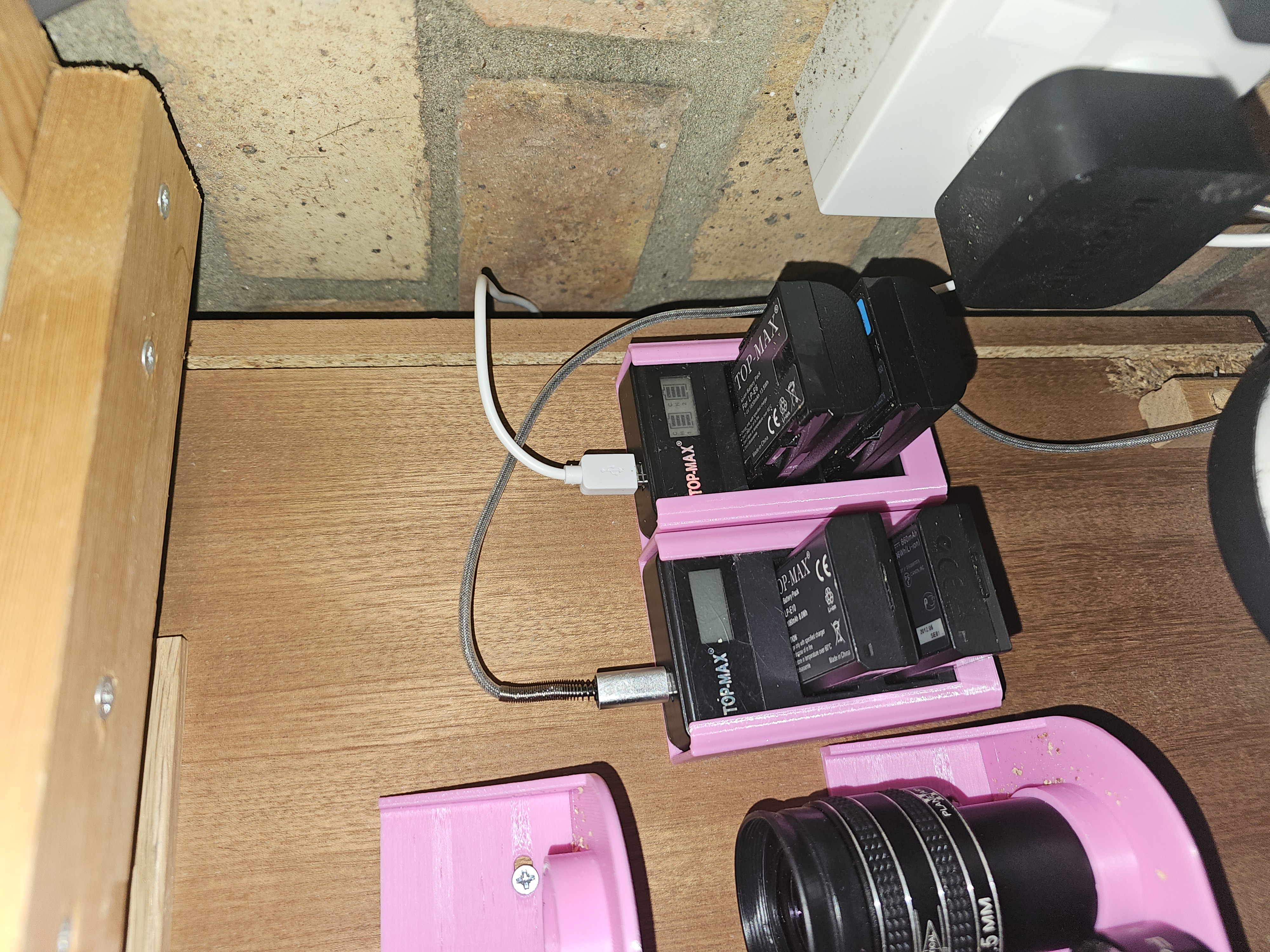 Nikon / Canon Camera battery wall holder