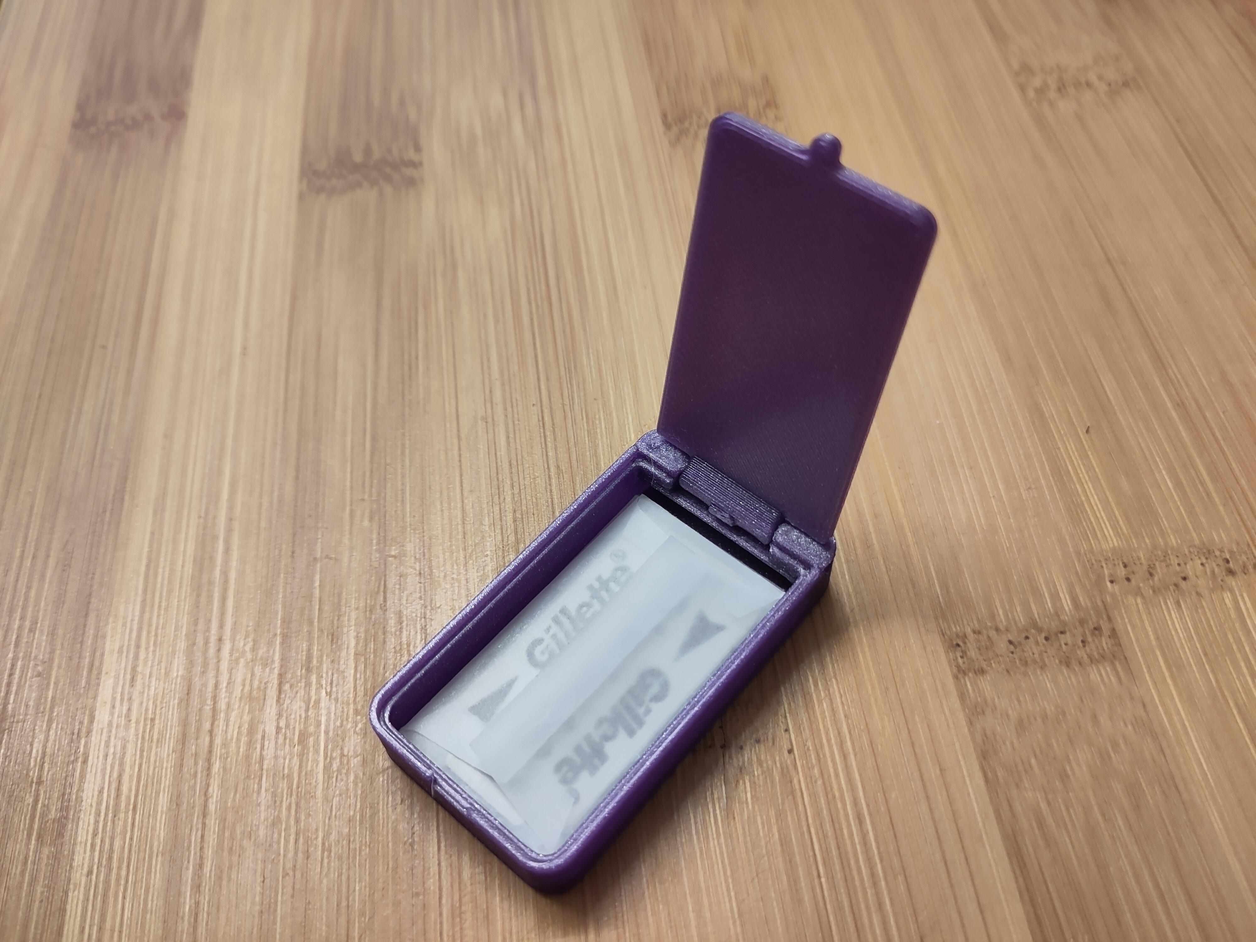 Razor blade case