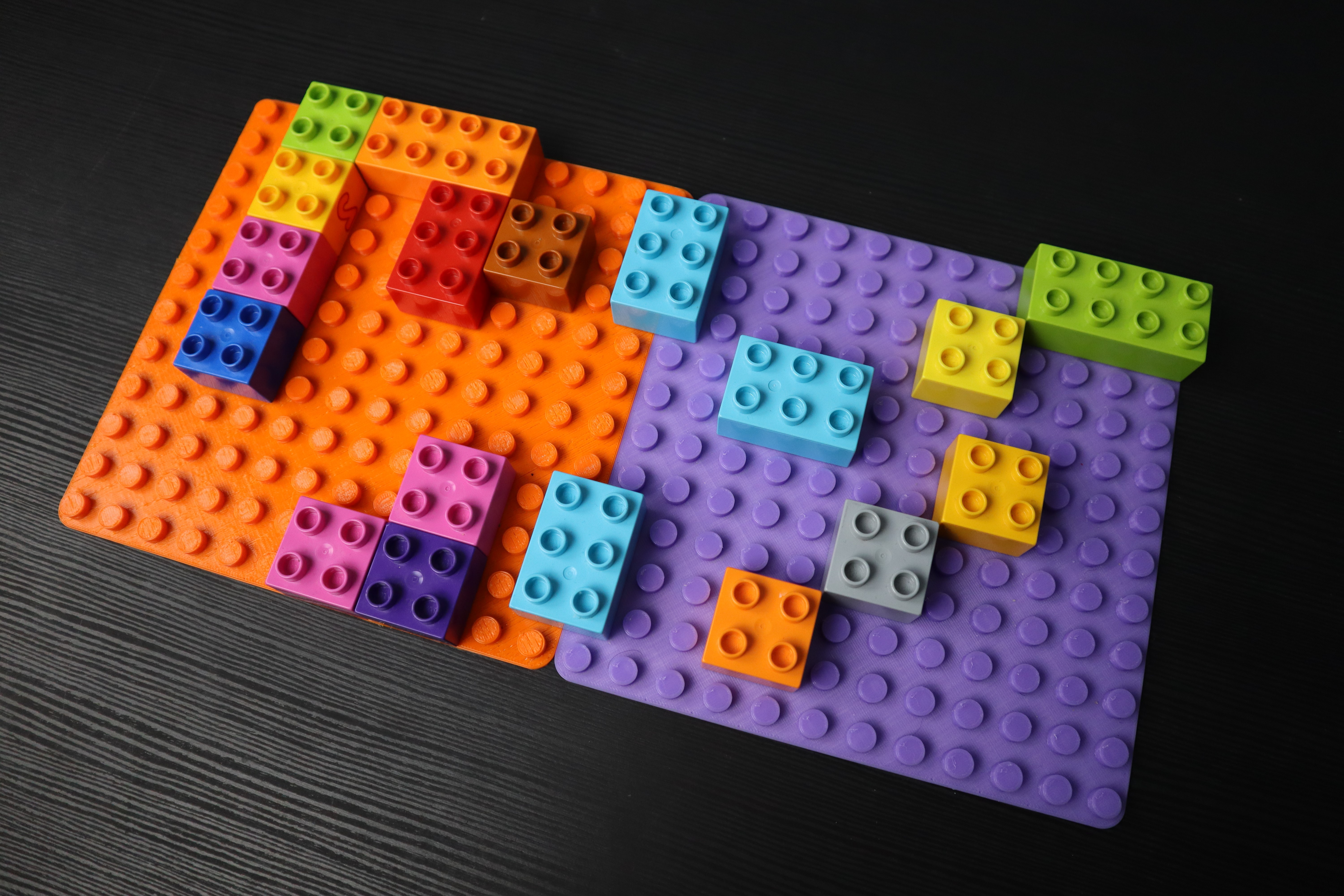 Lego Duplo build plate (customizable)