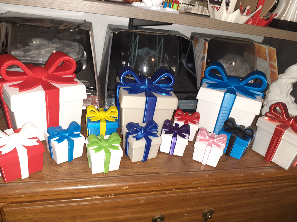 Present Gift Box with Balloon — miniatura 3