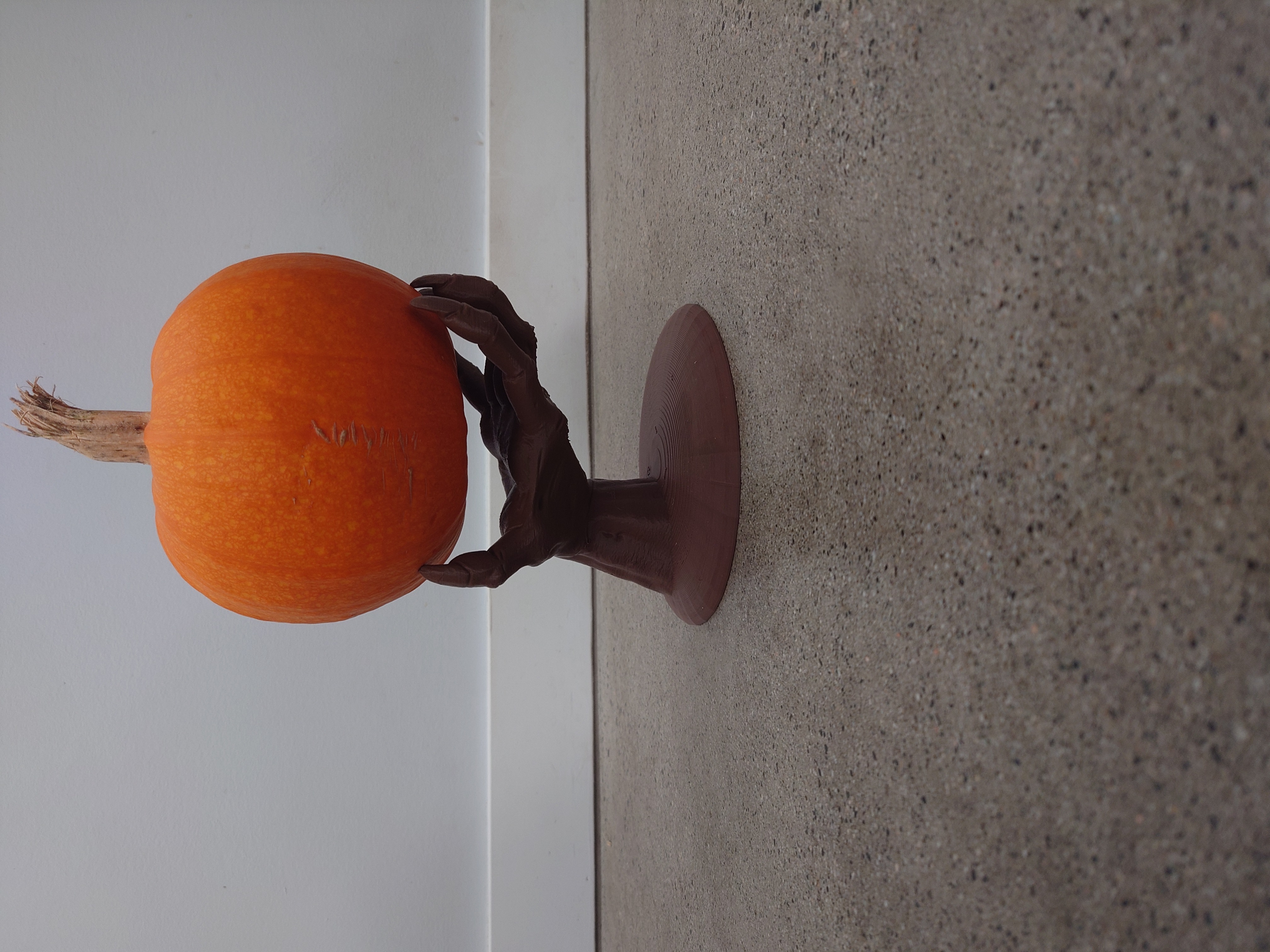 Claw Pumpkin Stand