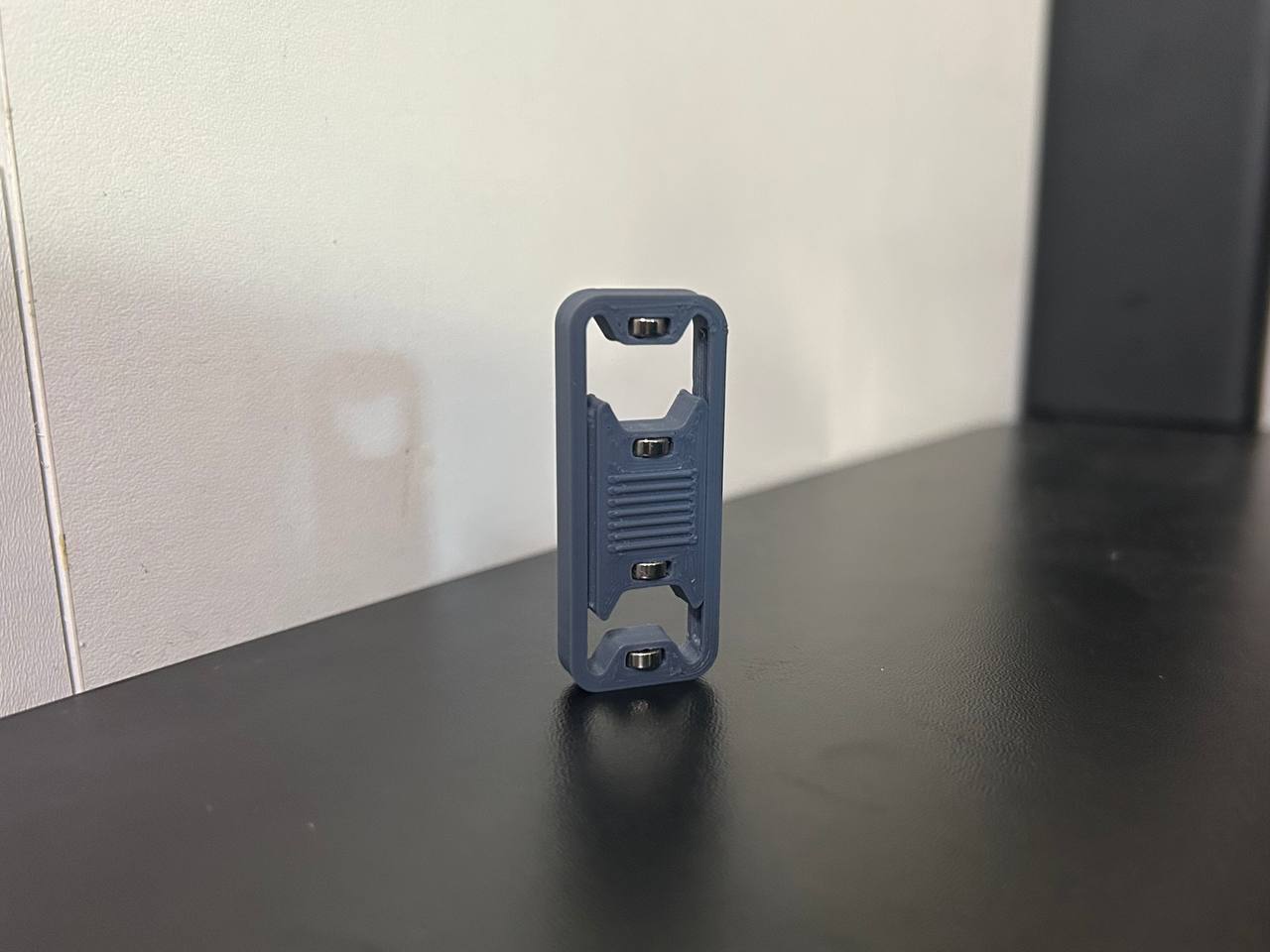 Magnet Toggle — thumbnail 3