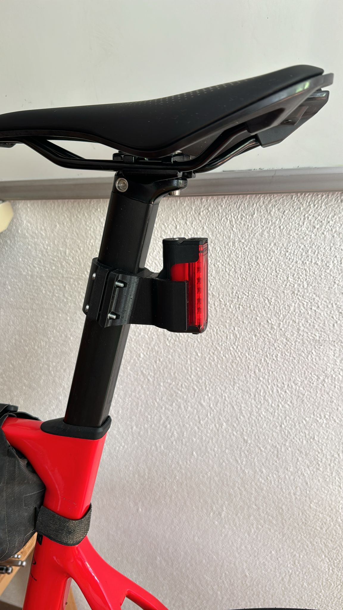 Lezyne Rear Light Holder for Areo Seatpost