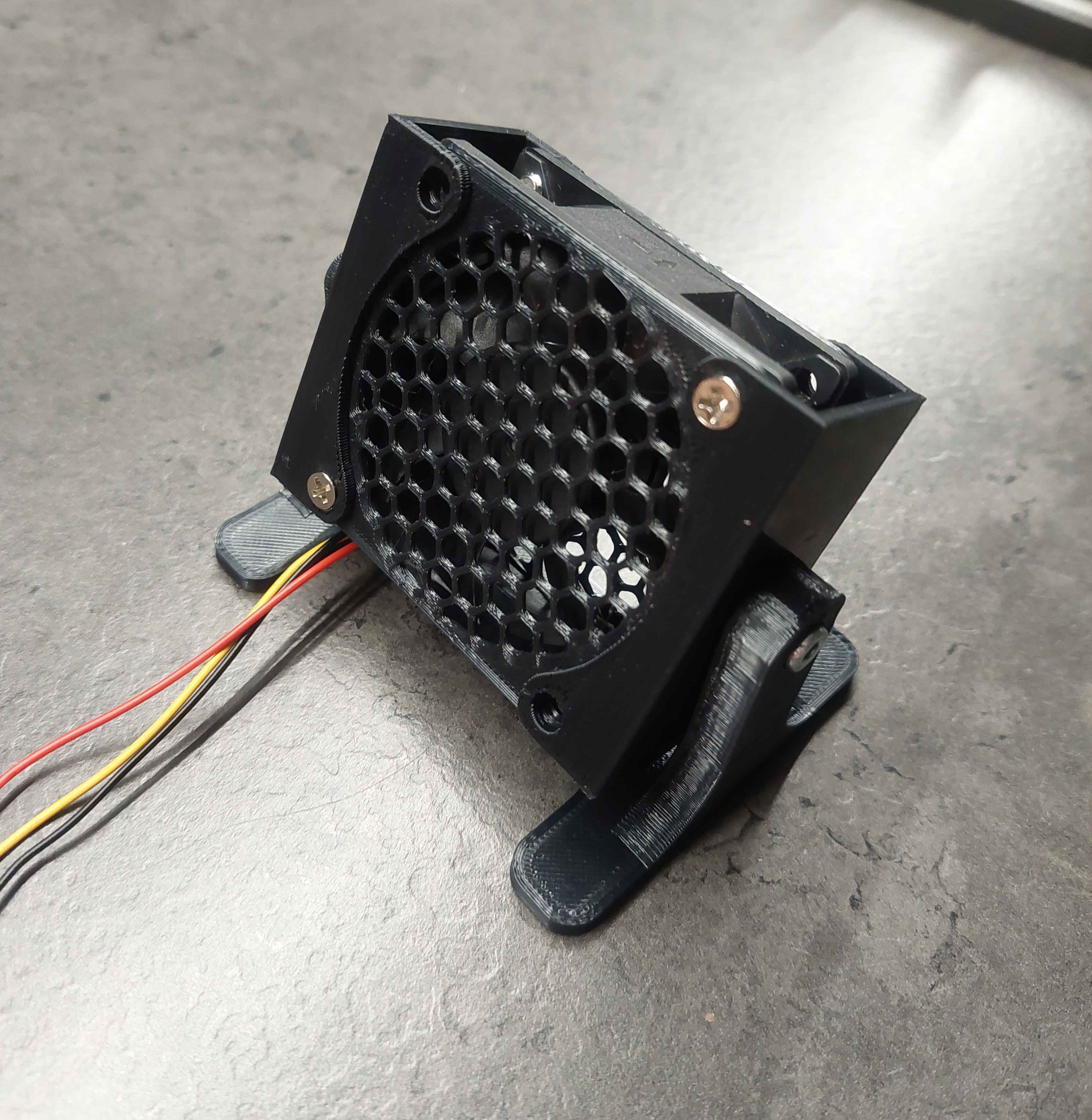 Rotating Fan Mount for 60mm Fan by Ondra Download free STL model