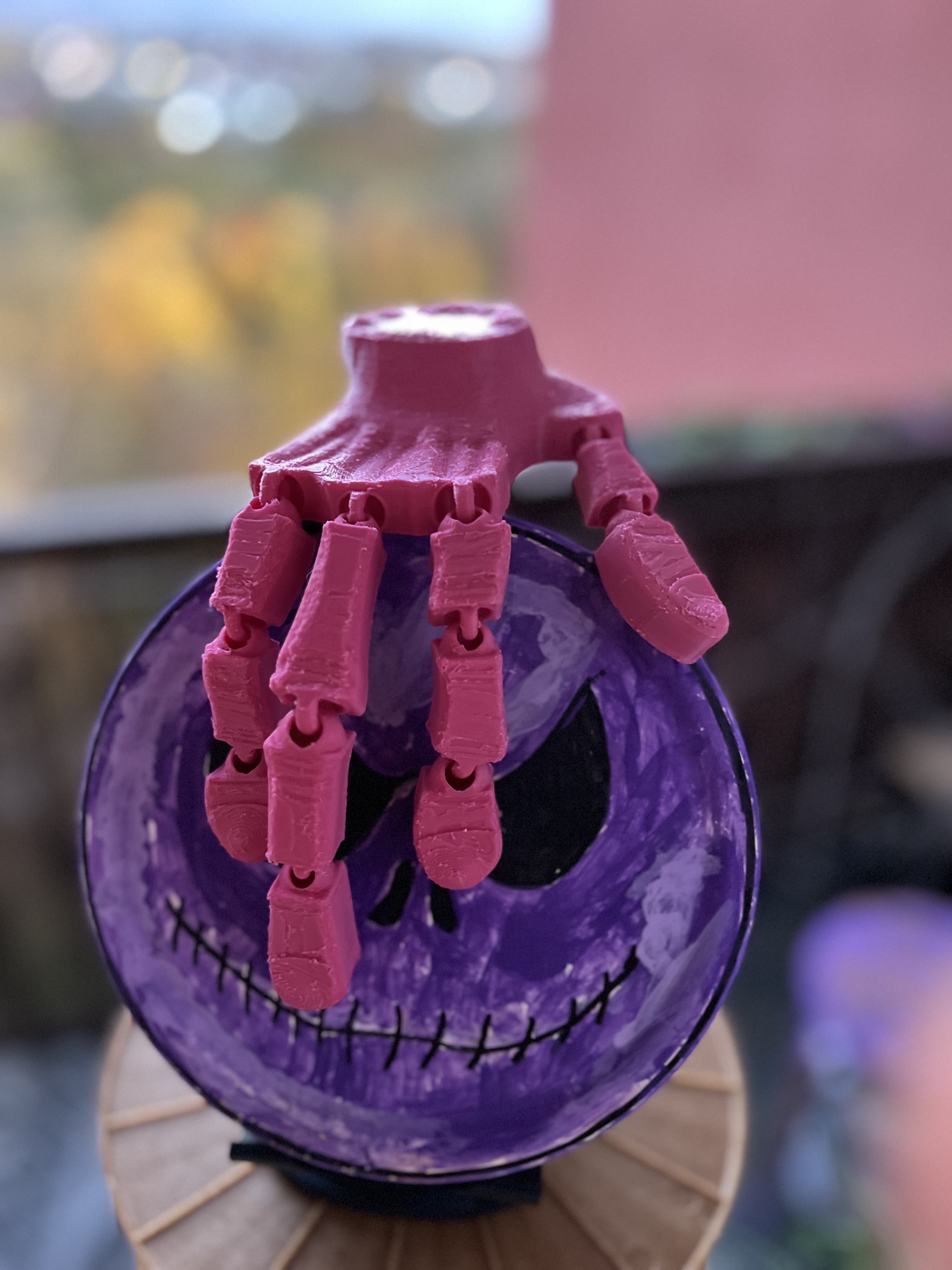 FLEXIBLE UFO HAND