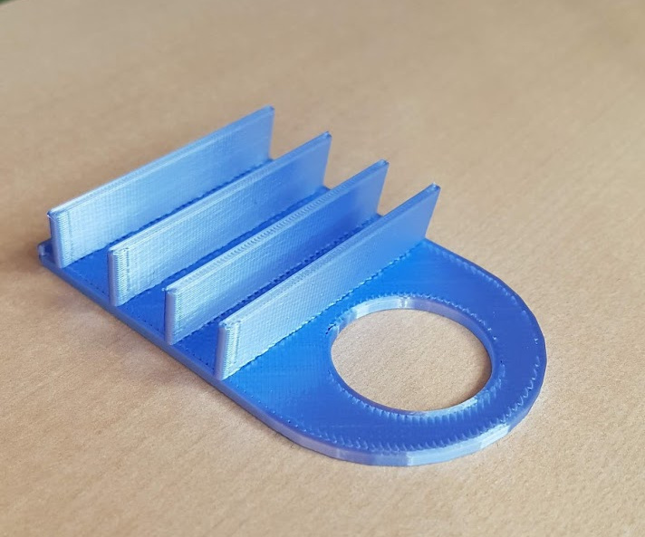 Miniatura 2 do modelo 3D Simple Phone/Tablet Stand 