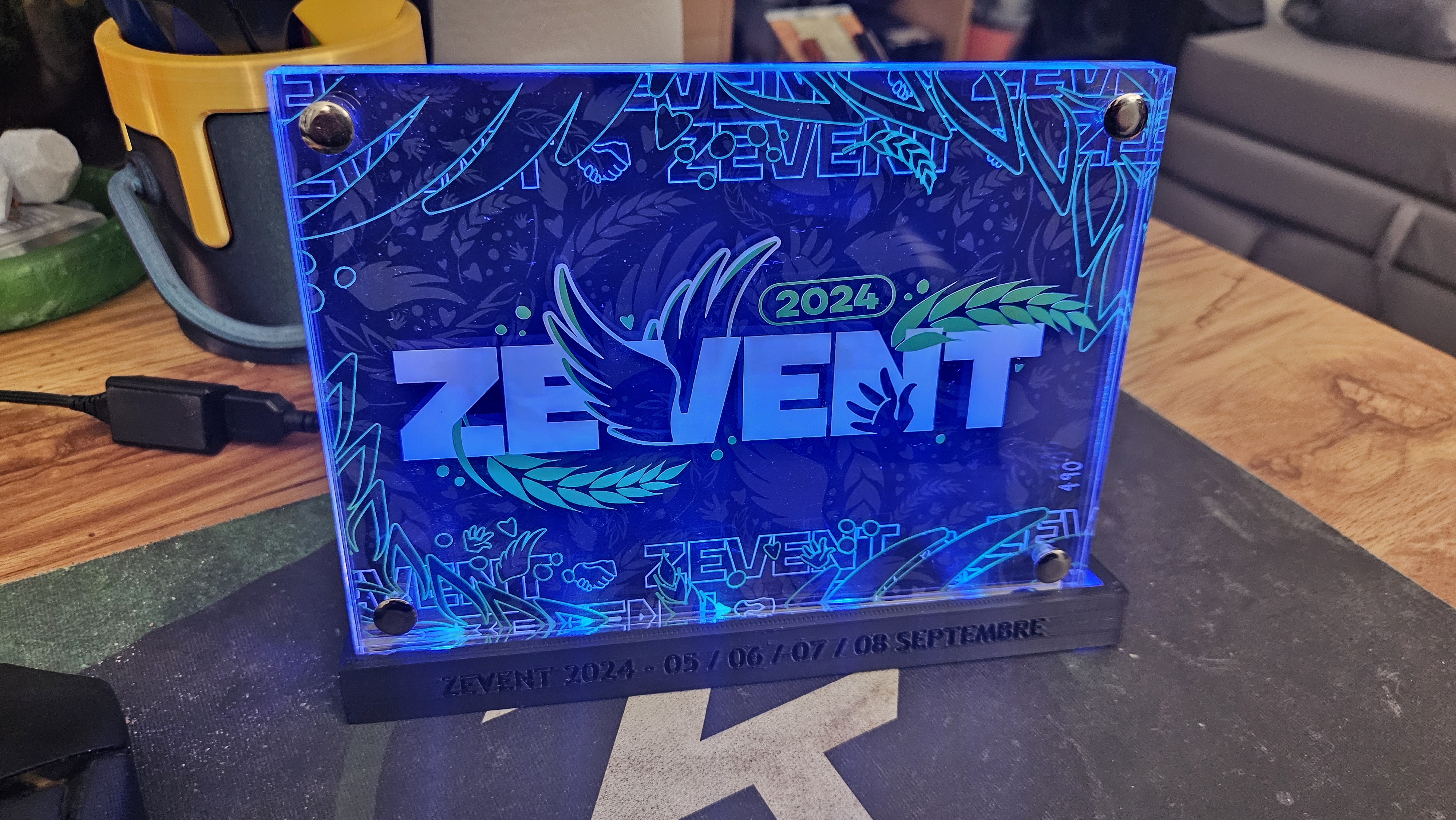 Support plaque commémorative Zevent 2024