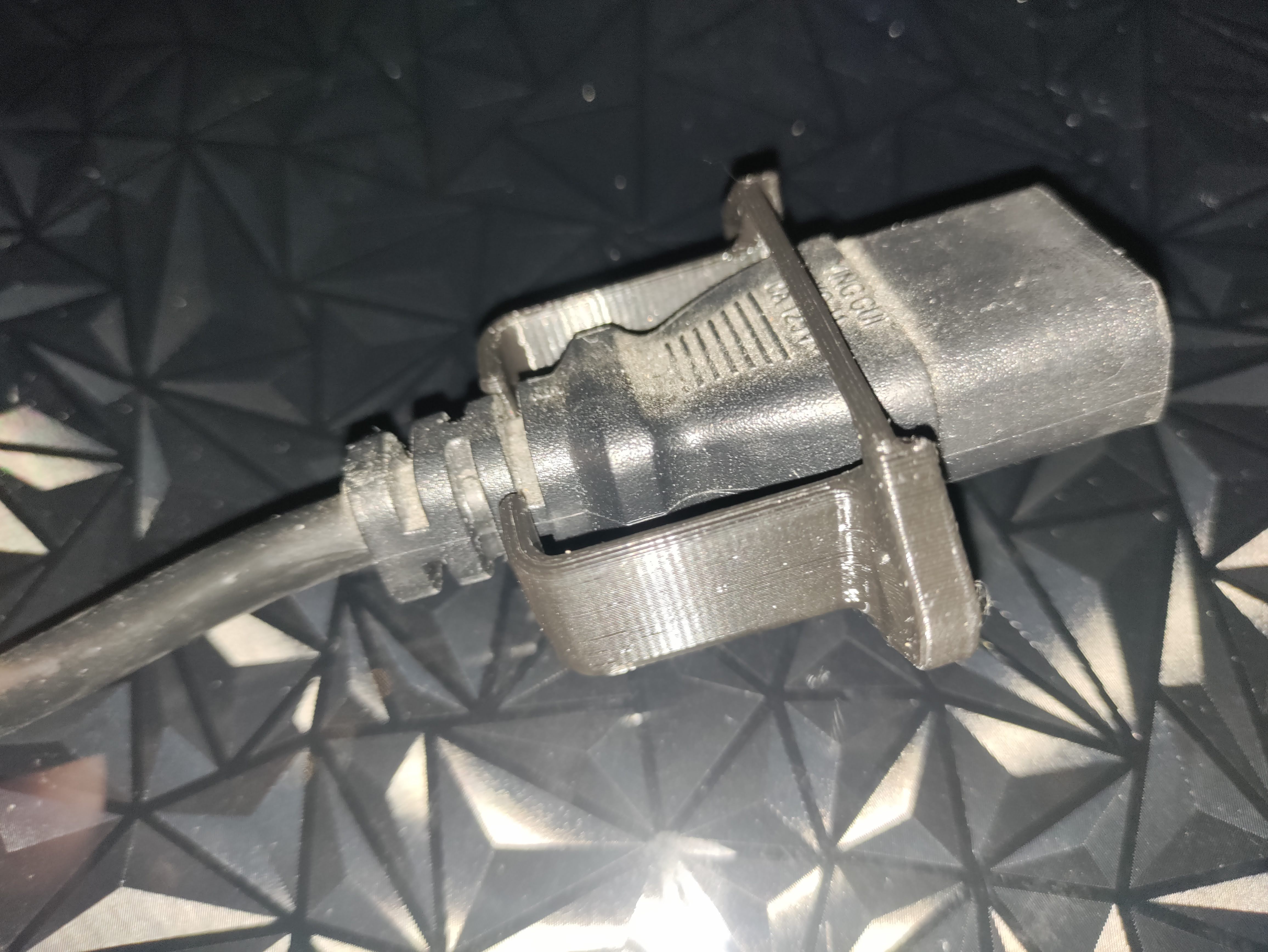 IEC C13 Universal AC Plug Retainer — thumbnail 4