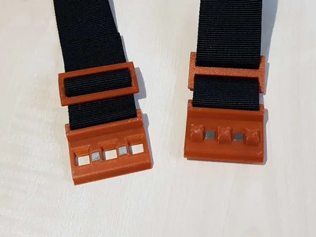 Magic belt buckle (self closing)