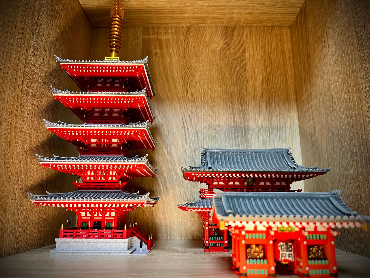Five-Storied Pagoda 五重塔 (Yasaka, Kyoto) (Asakusa, Tokyo