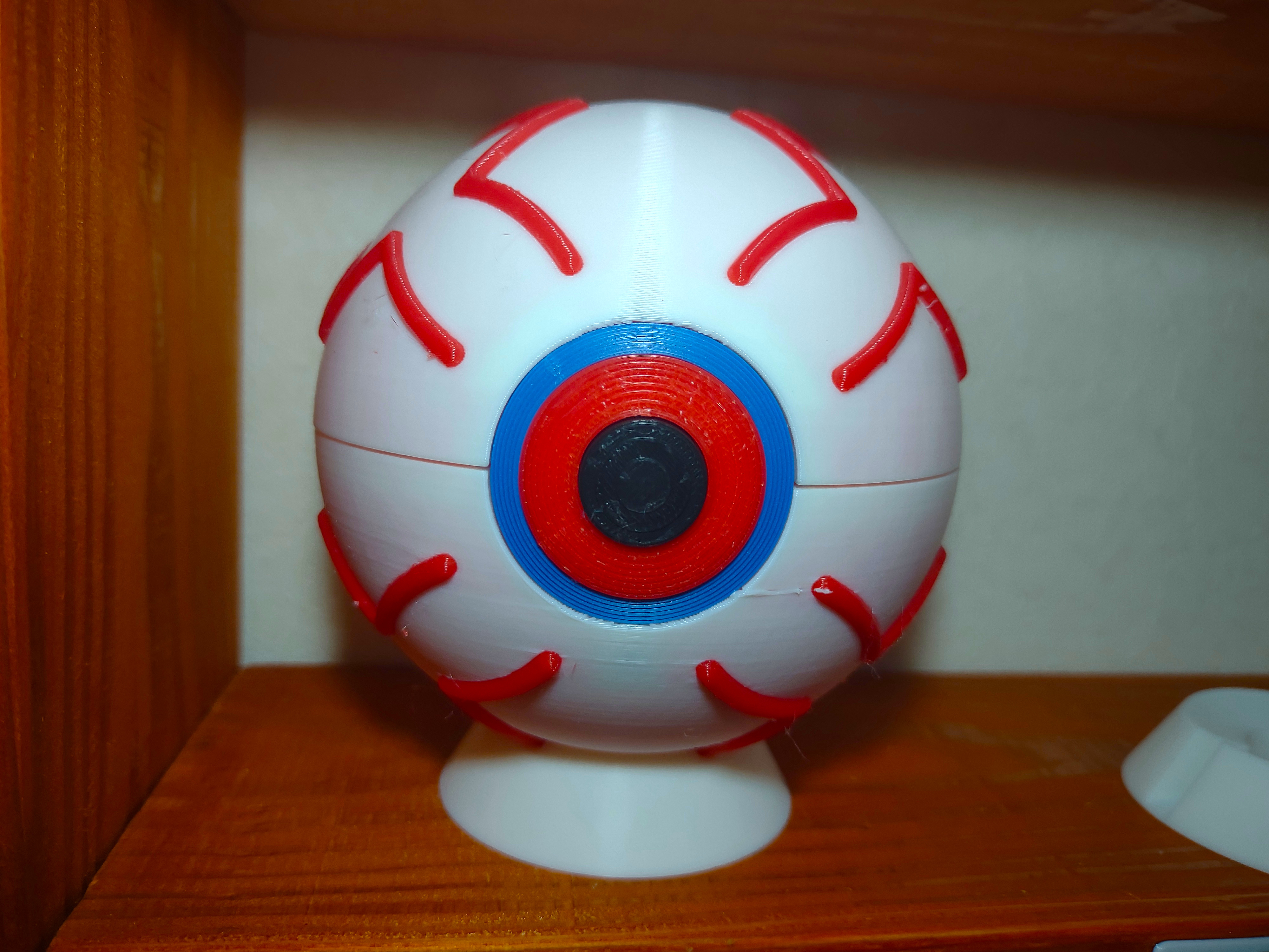 Eye Ball (Auto Opening Poke Ball)