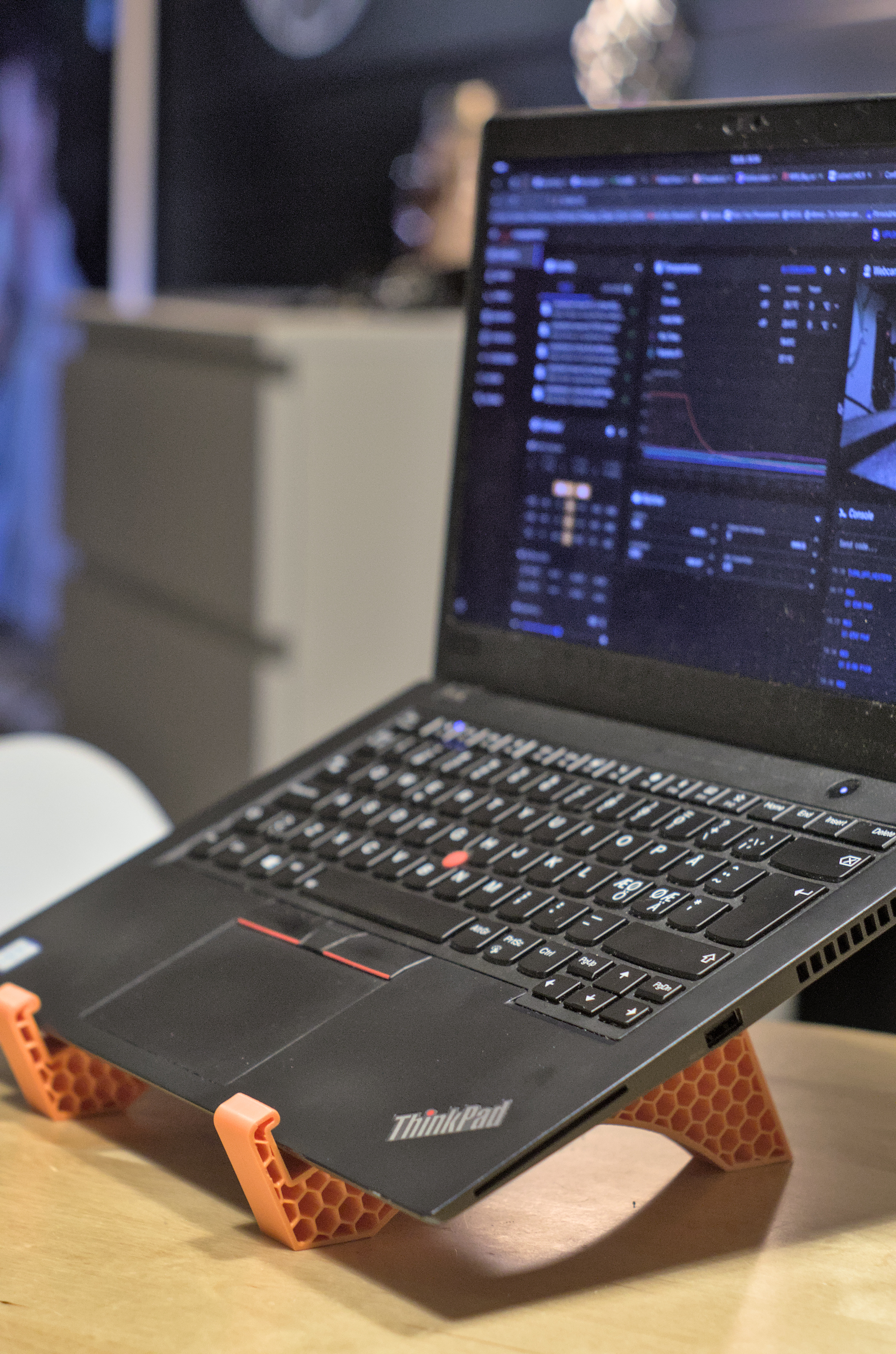 A little-non-tipping-over Laptop Stand
