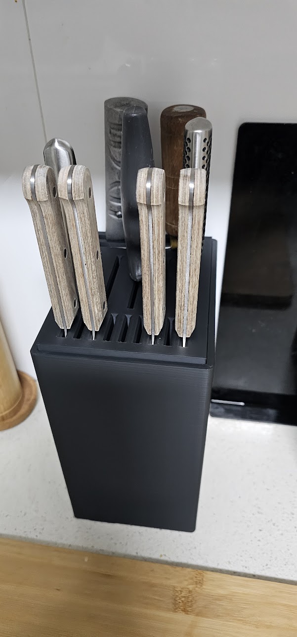 Miniatura 4 do modelo 3D Kitchen Knife Block