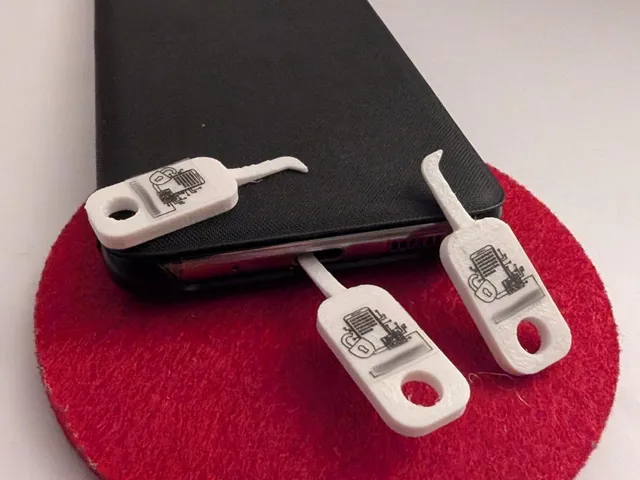 Universal improved USB-C / Micro-USB / Lightning Port Cleaner