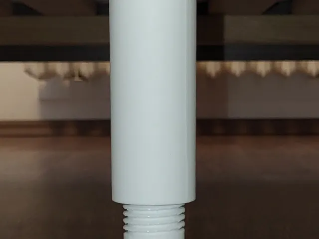 Bed support leg