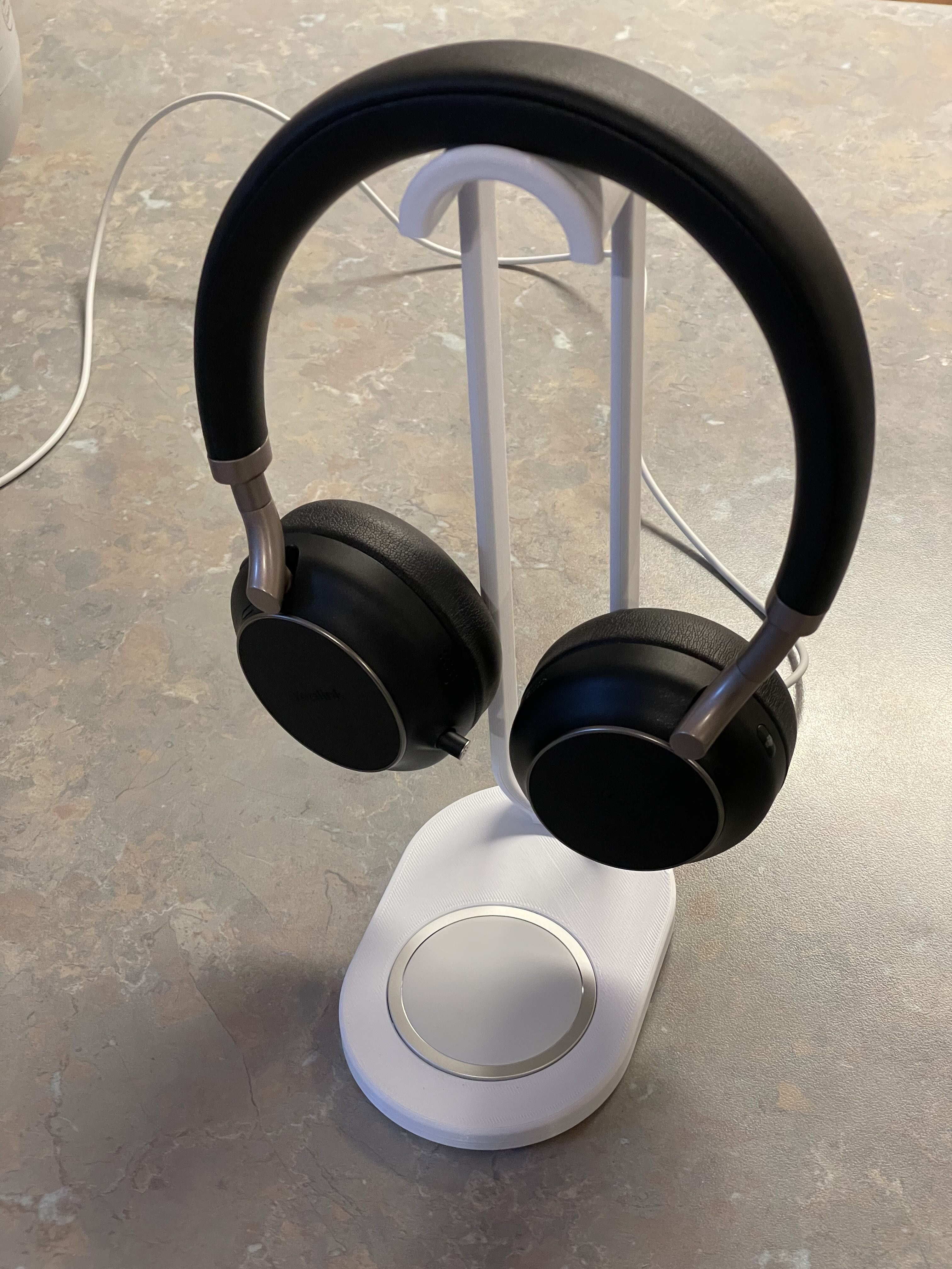 Headphone/Headset Holder with Magsafe Charger