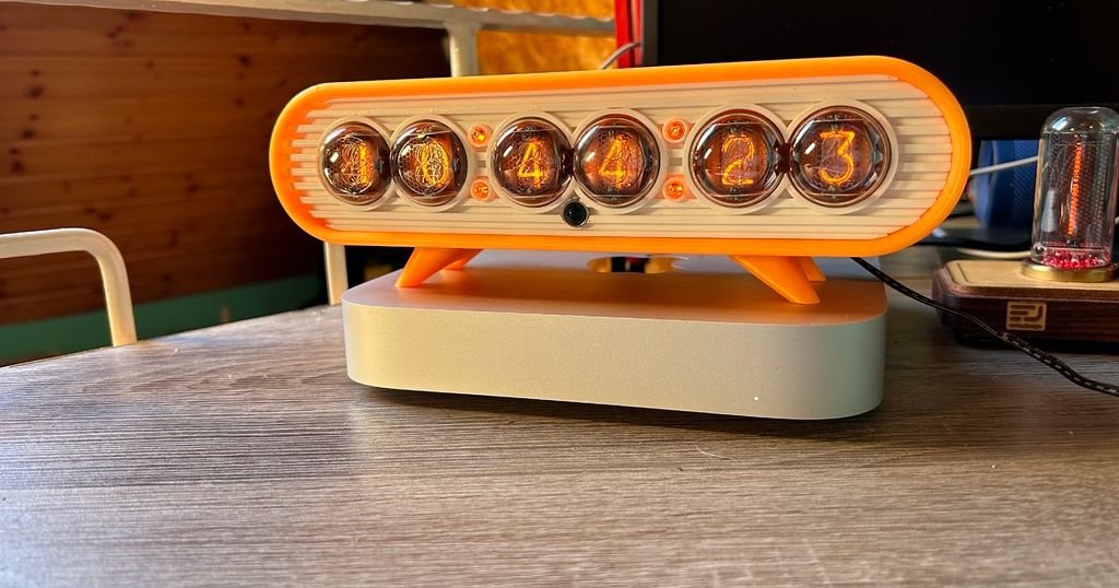 Z560m and in 12 Nixie clock by David Kovecses | Download free STL