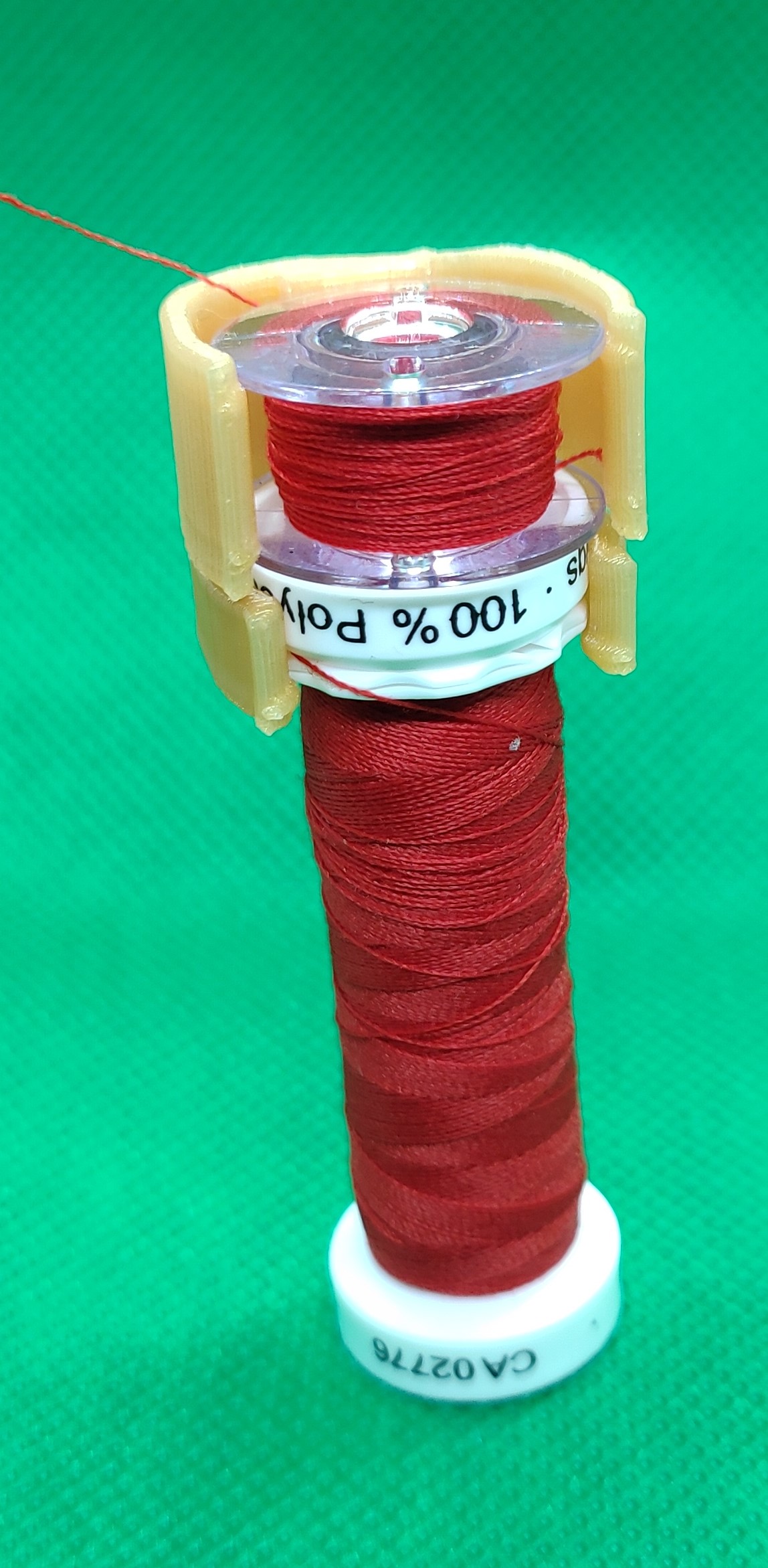 Unterspulen+NaehseidenClip / Thread spool and bobbin holder