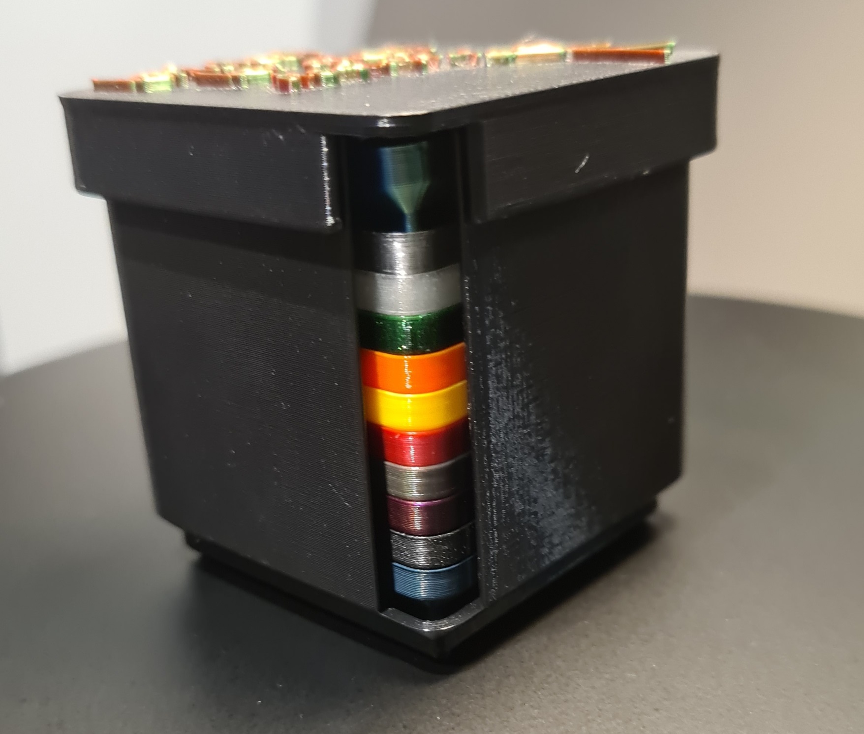 Box for stackable filament samples