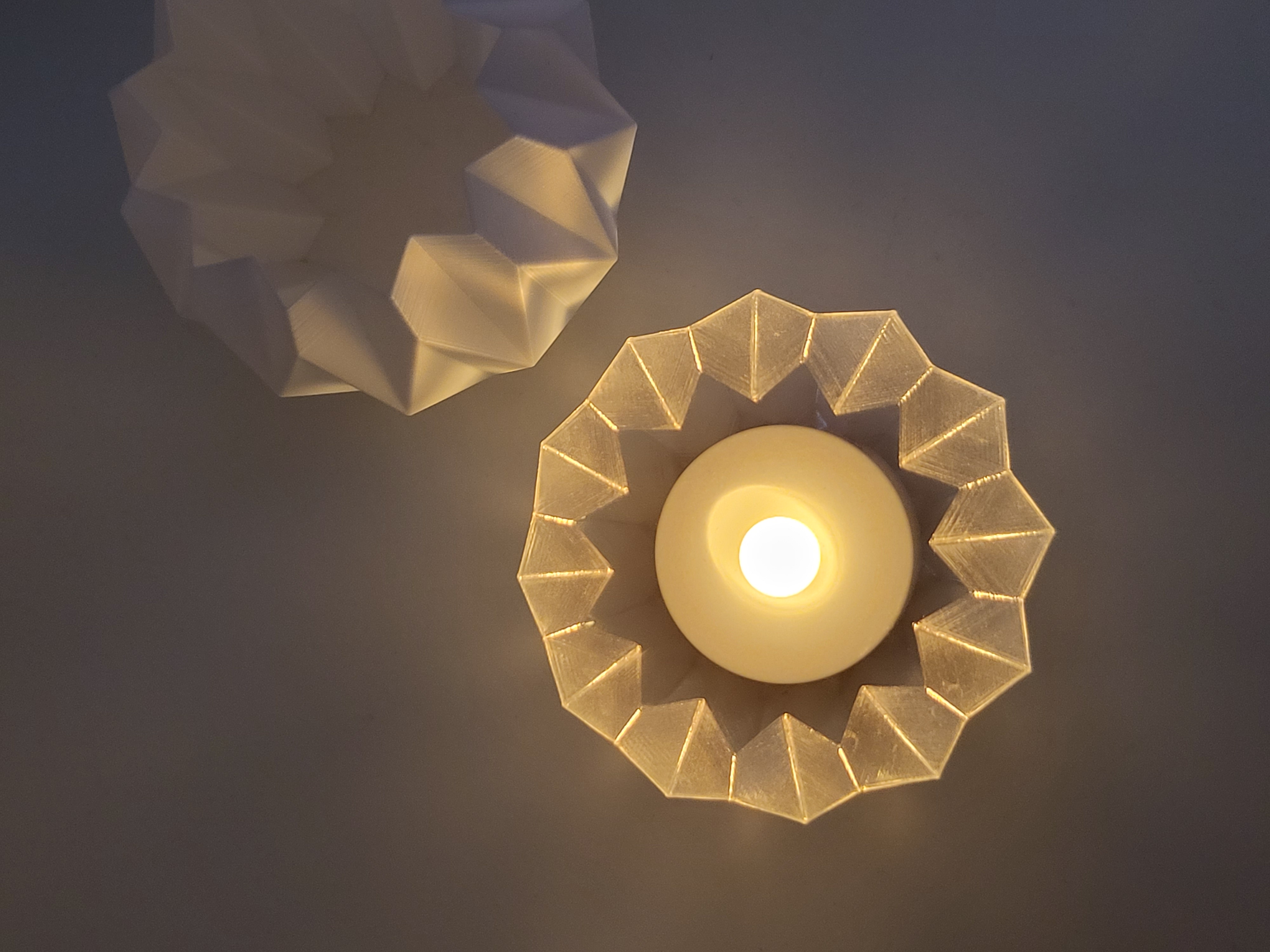 Small Origami Vase — miniatura 2
