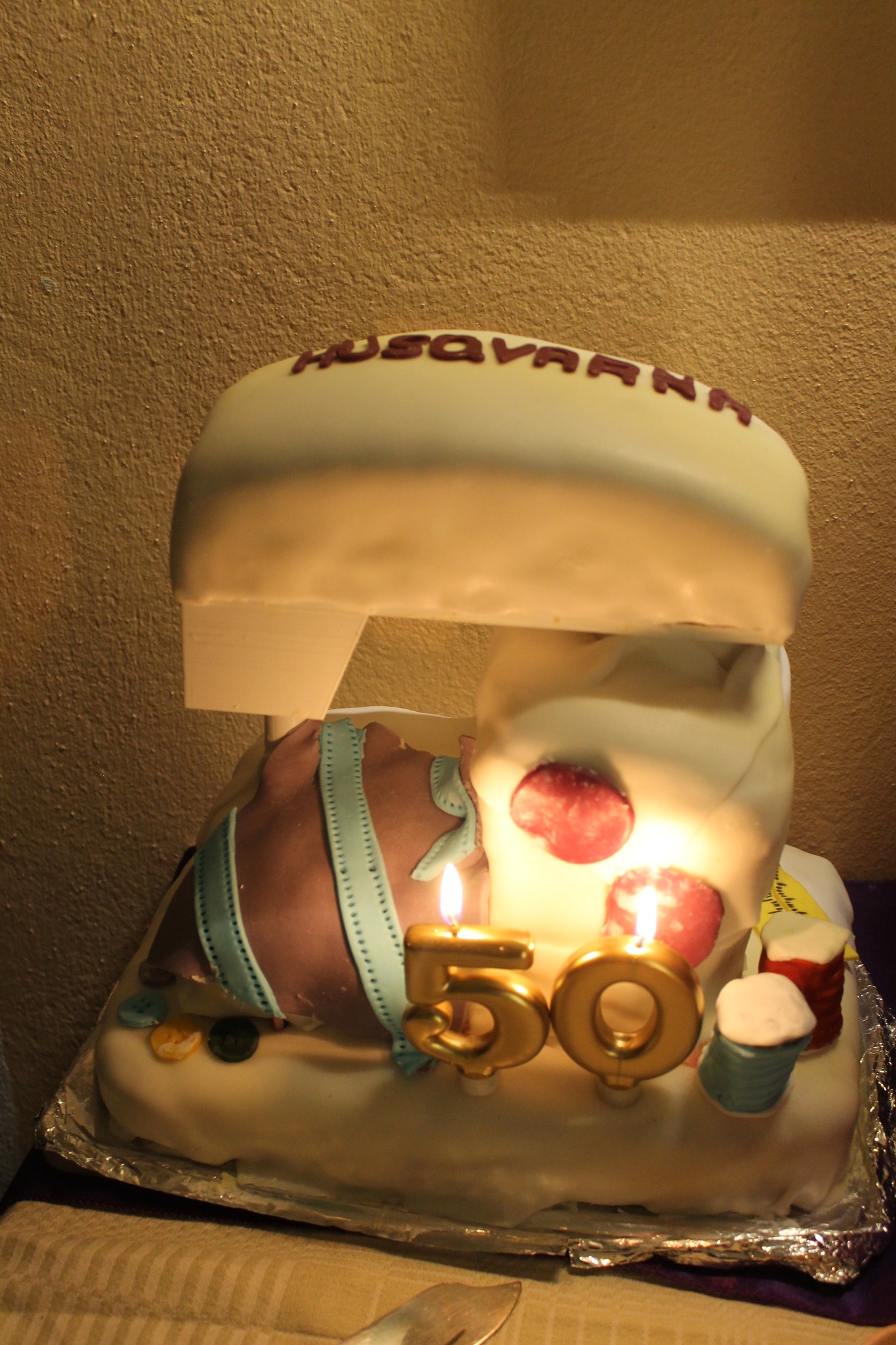 Sewing Machine Cake Platform