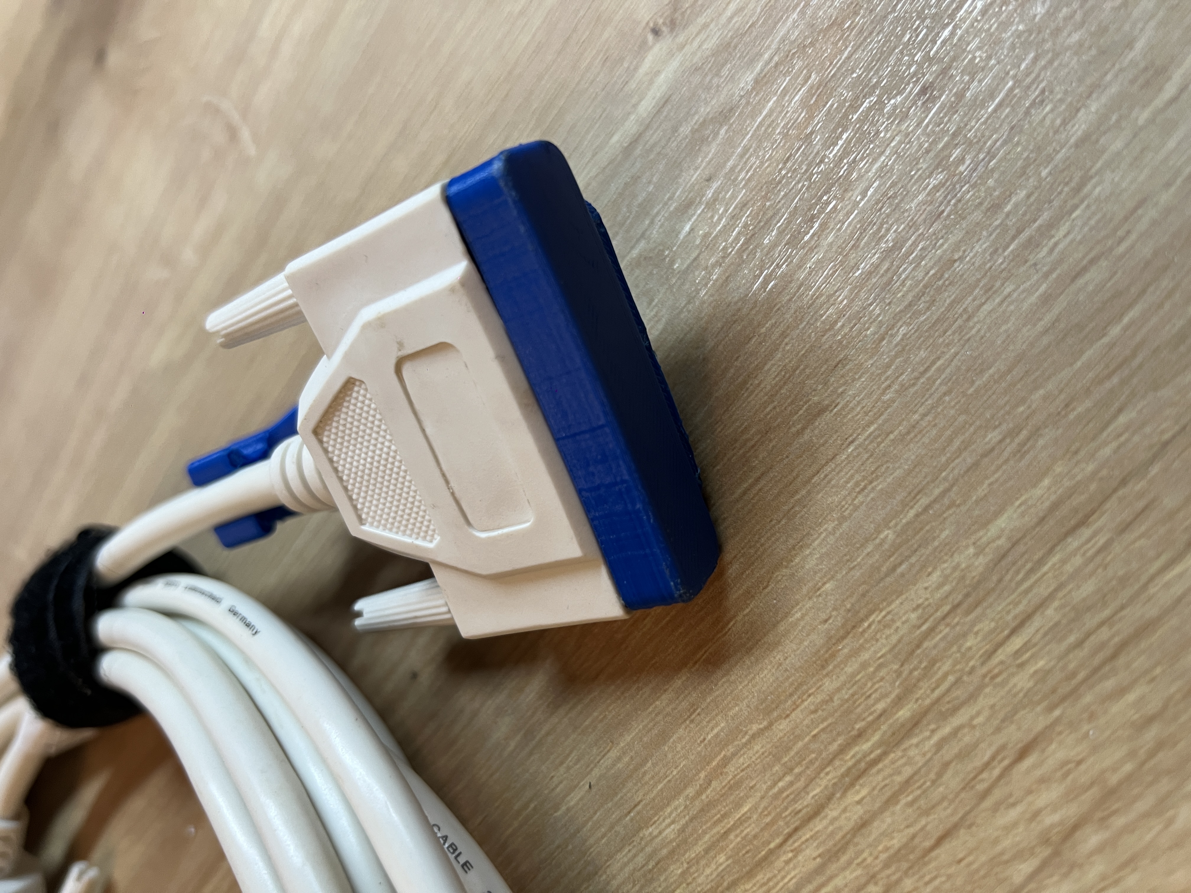 Schutzkappe D-Sub 25 Kabel