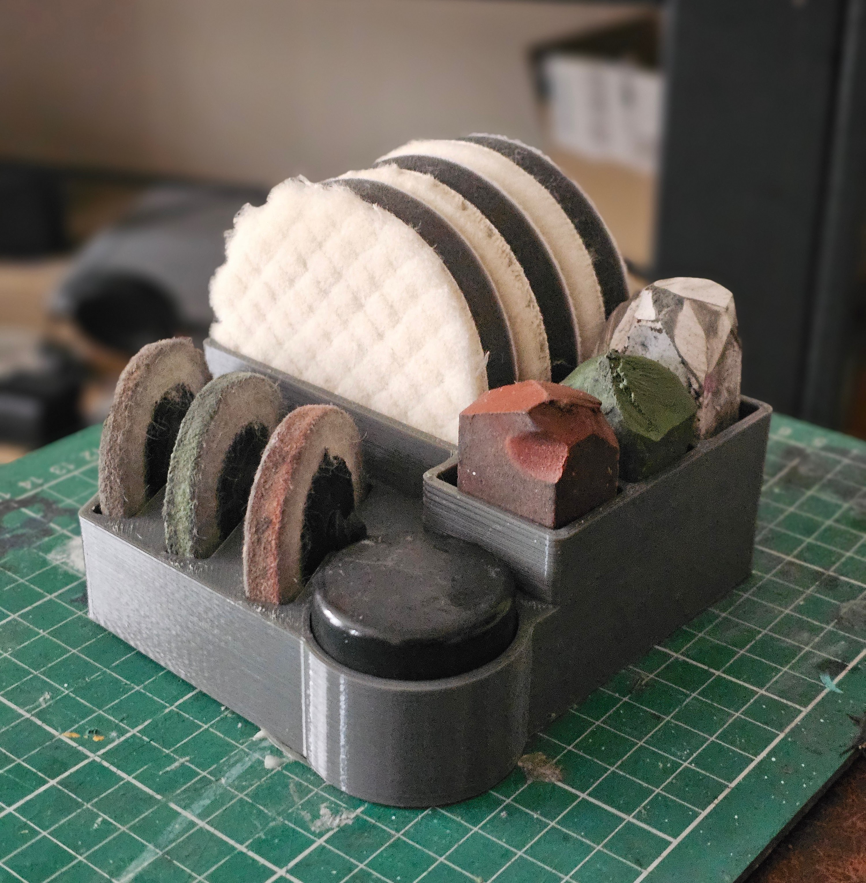Polishing compound stand