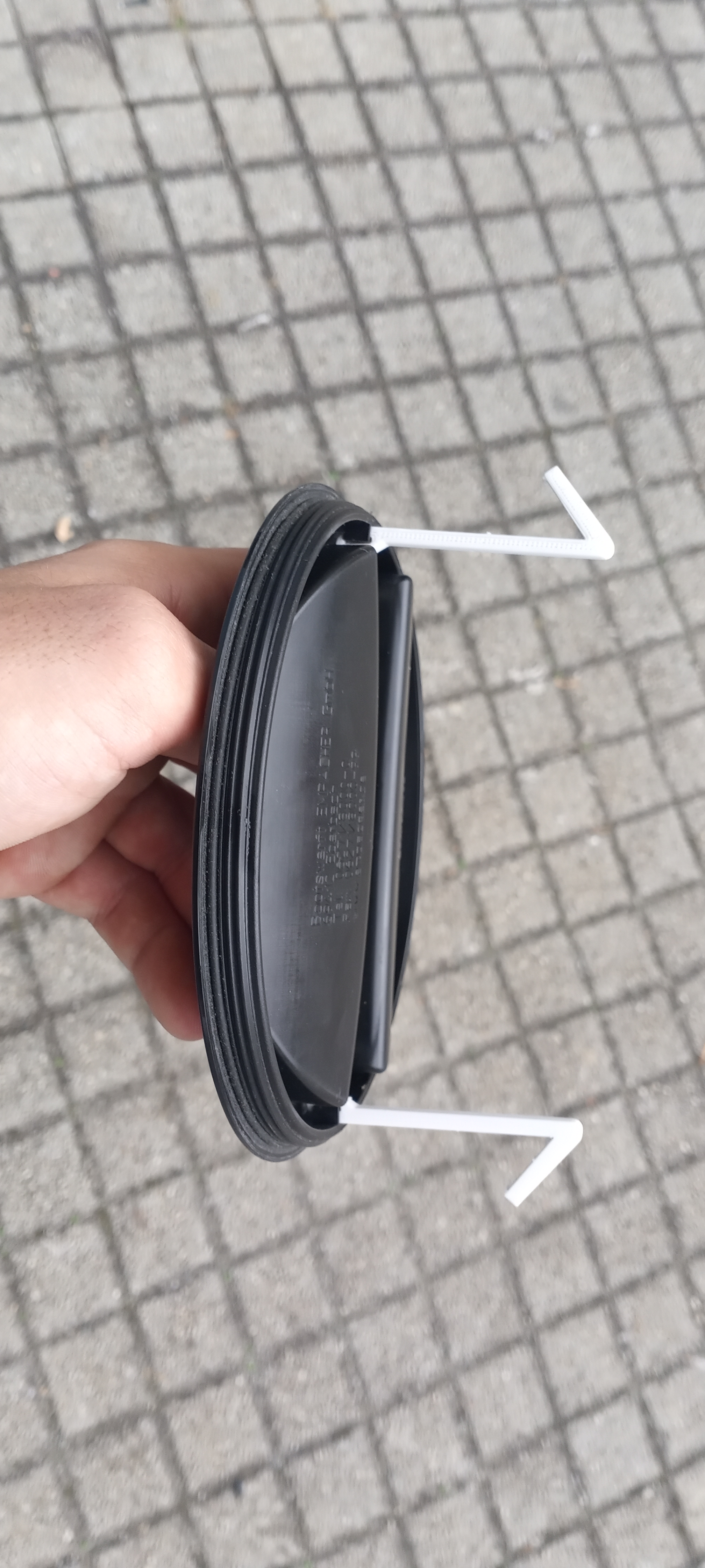 Empacher hooks for hatch cover