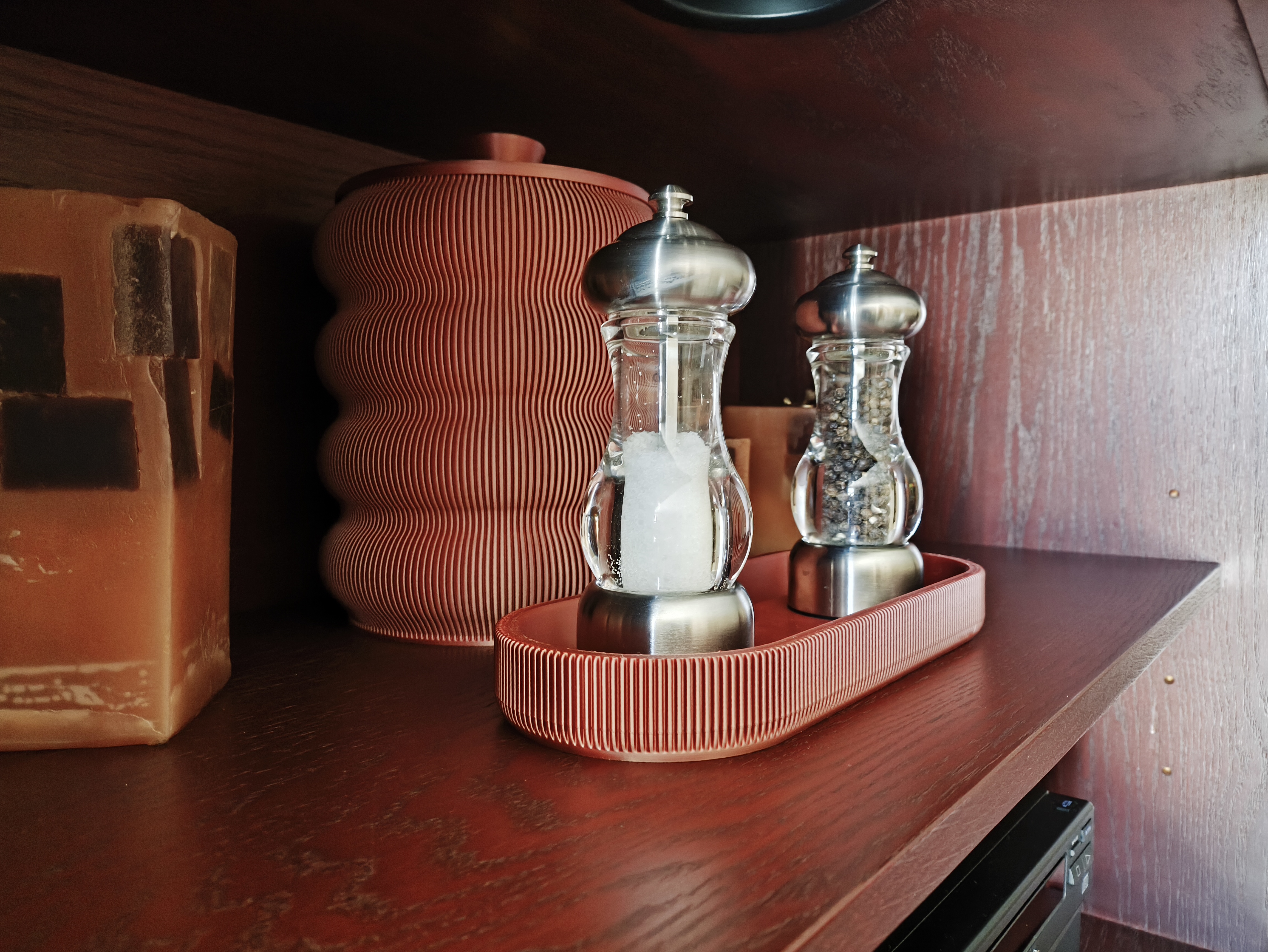 Modern Ribbed Organizer