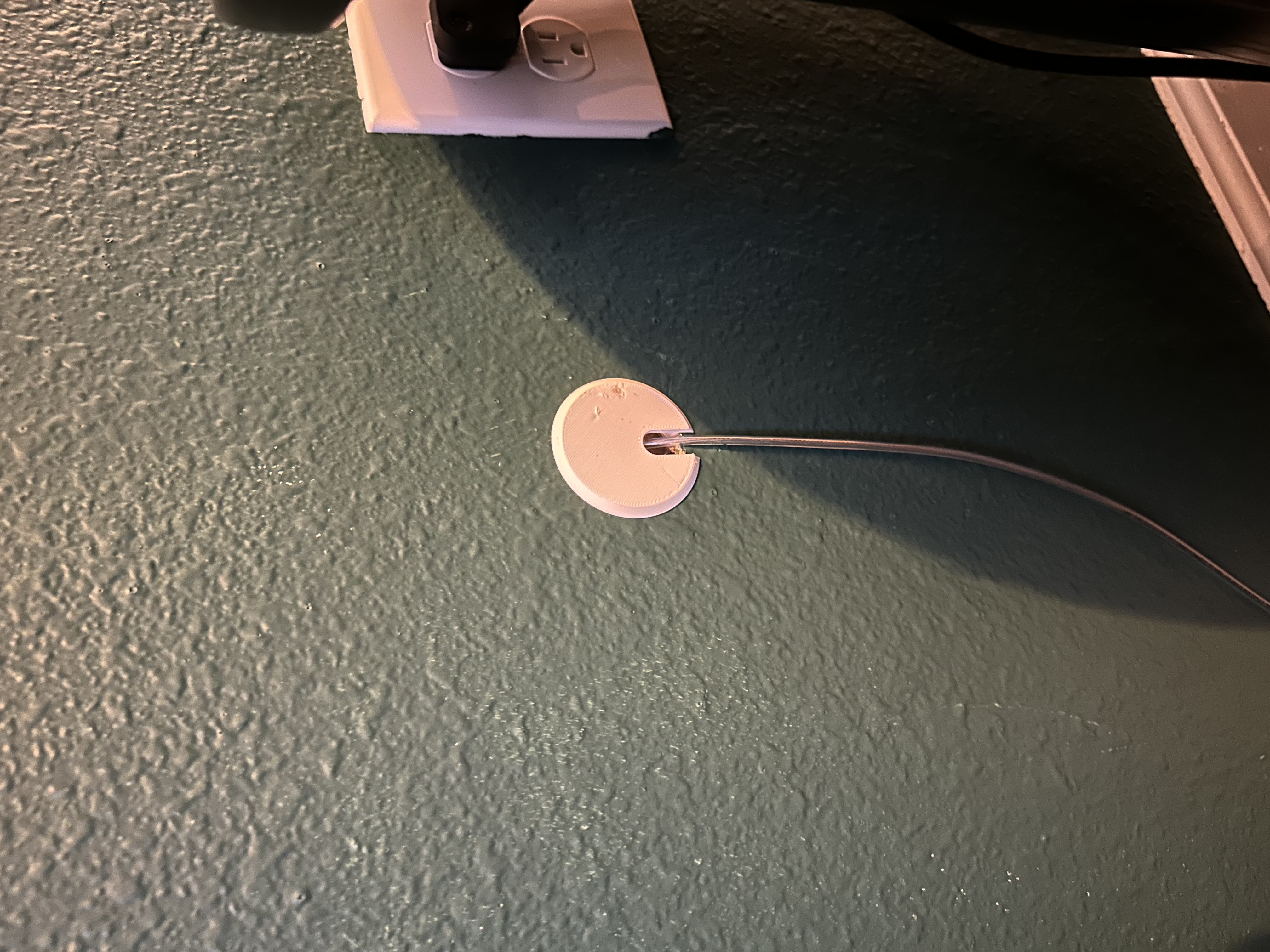 Wall Plug with Wire Passthrough (44mm | 1 3/8 in)