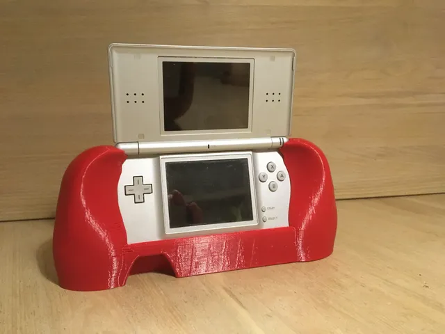 Ergonomic grip for Nintendo DS Lite