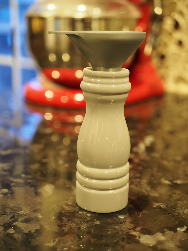 Simple Spice Funnel with Handle by Alex | Download free STL model ...