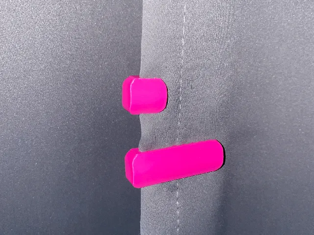 Overlapping slim Magnetic curtain clips