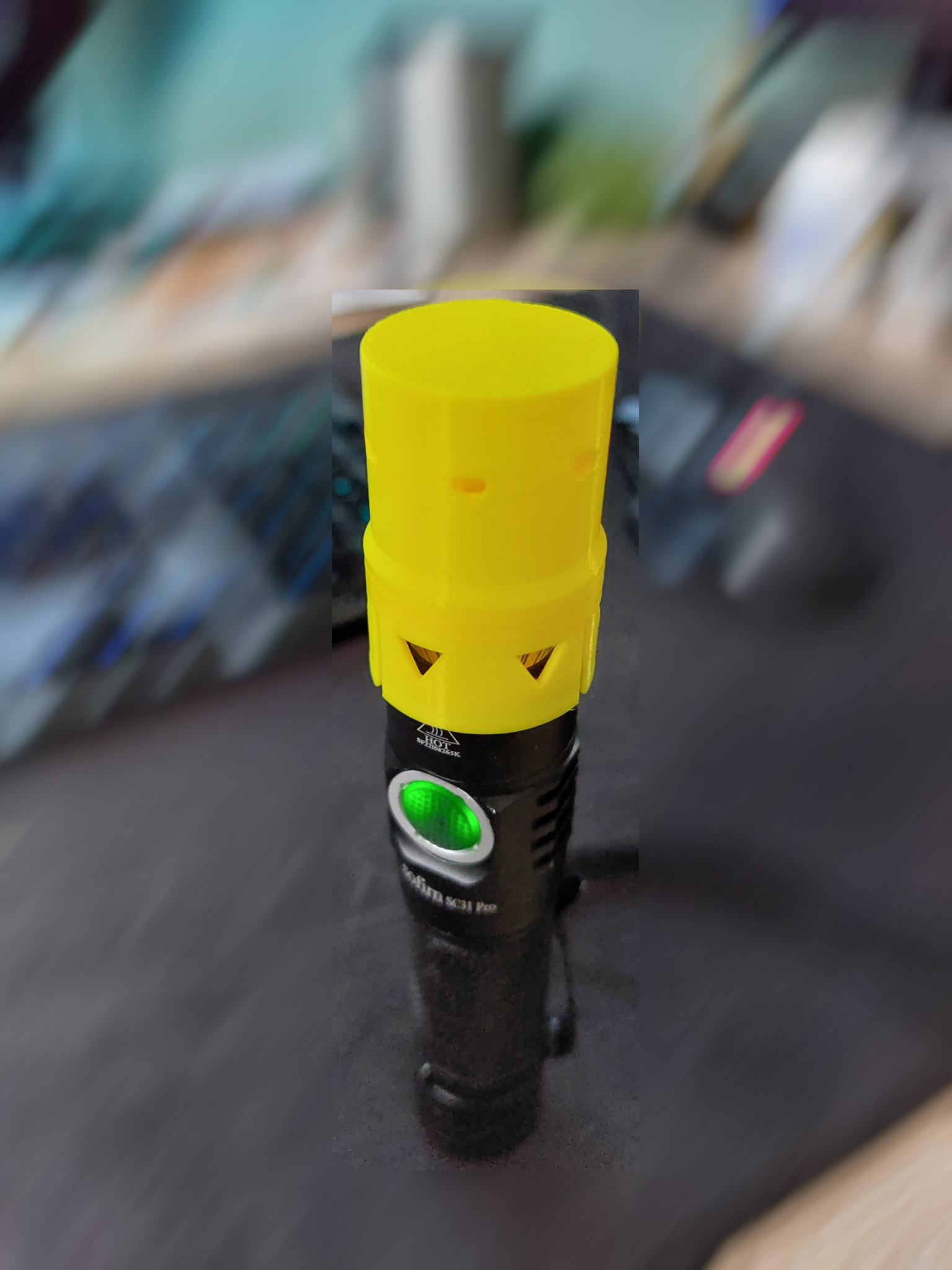 Miniatura 4 do modelo 3D Flashlight diffuser attachment