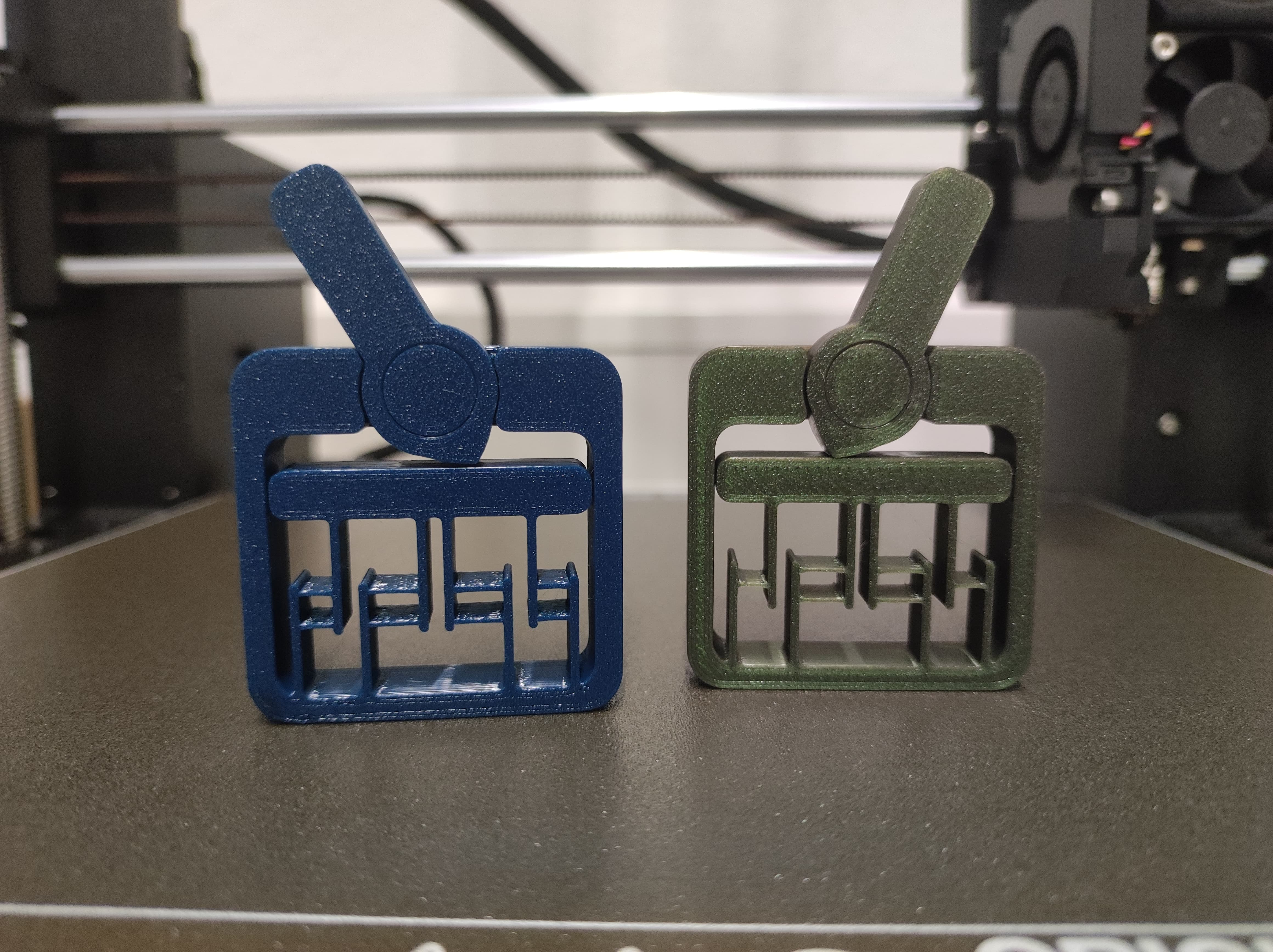 Miniatura 2 do modelo 3D Toggle Switch Fidget