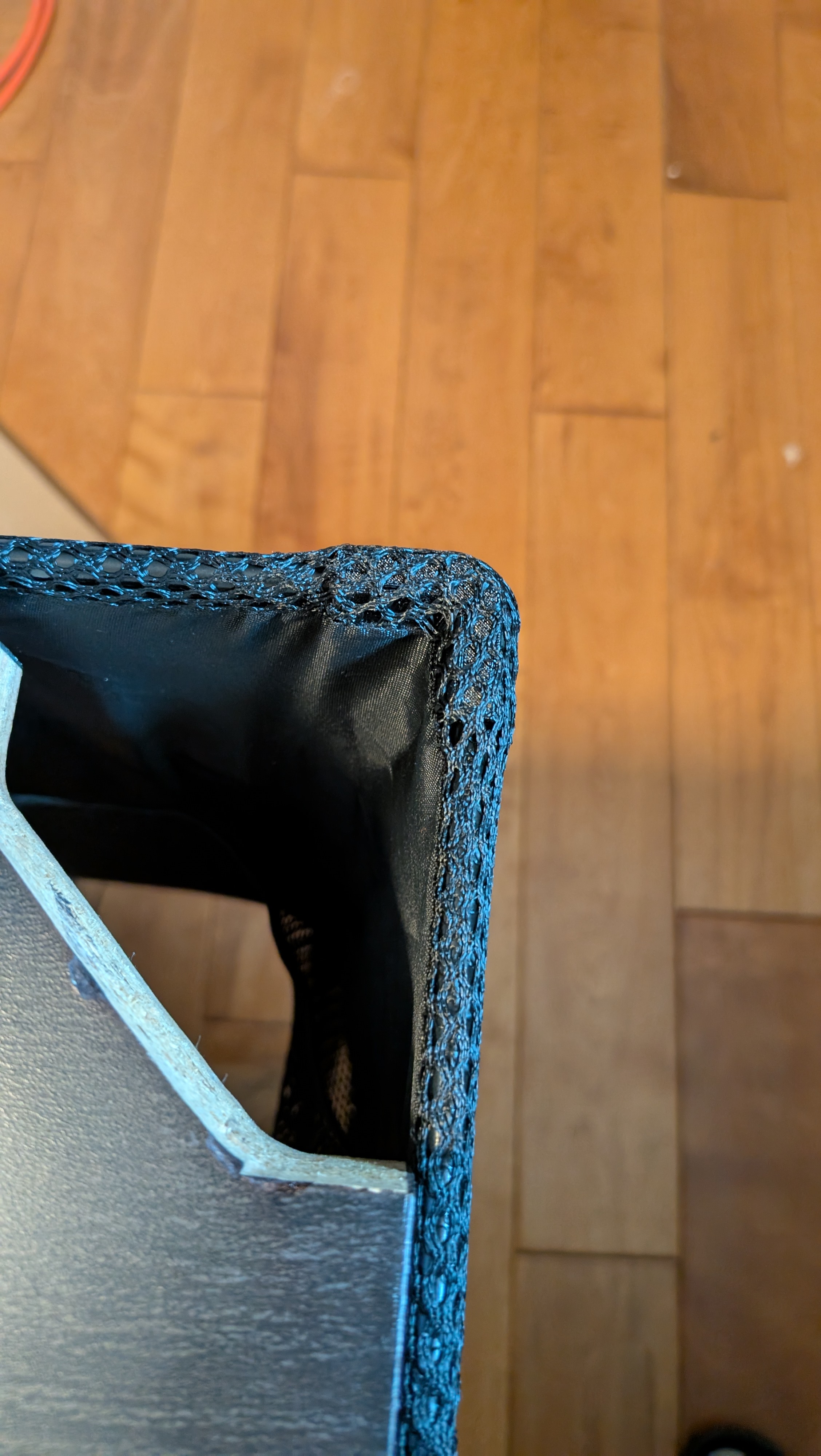 Vivo Desk Skirt Right Angle T Connector