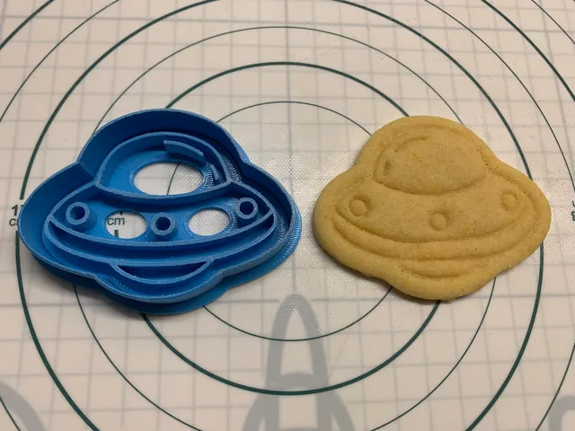 UFO cookie cutter