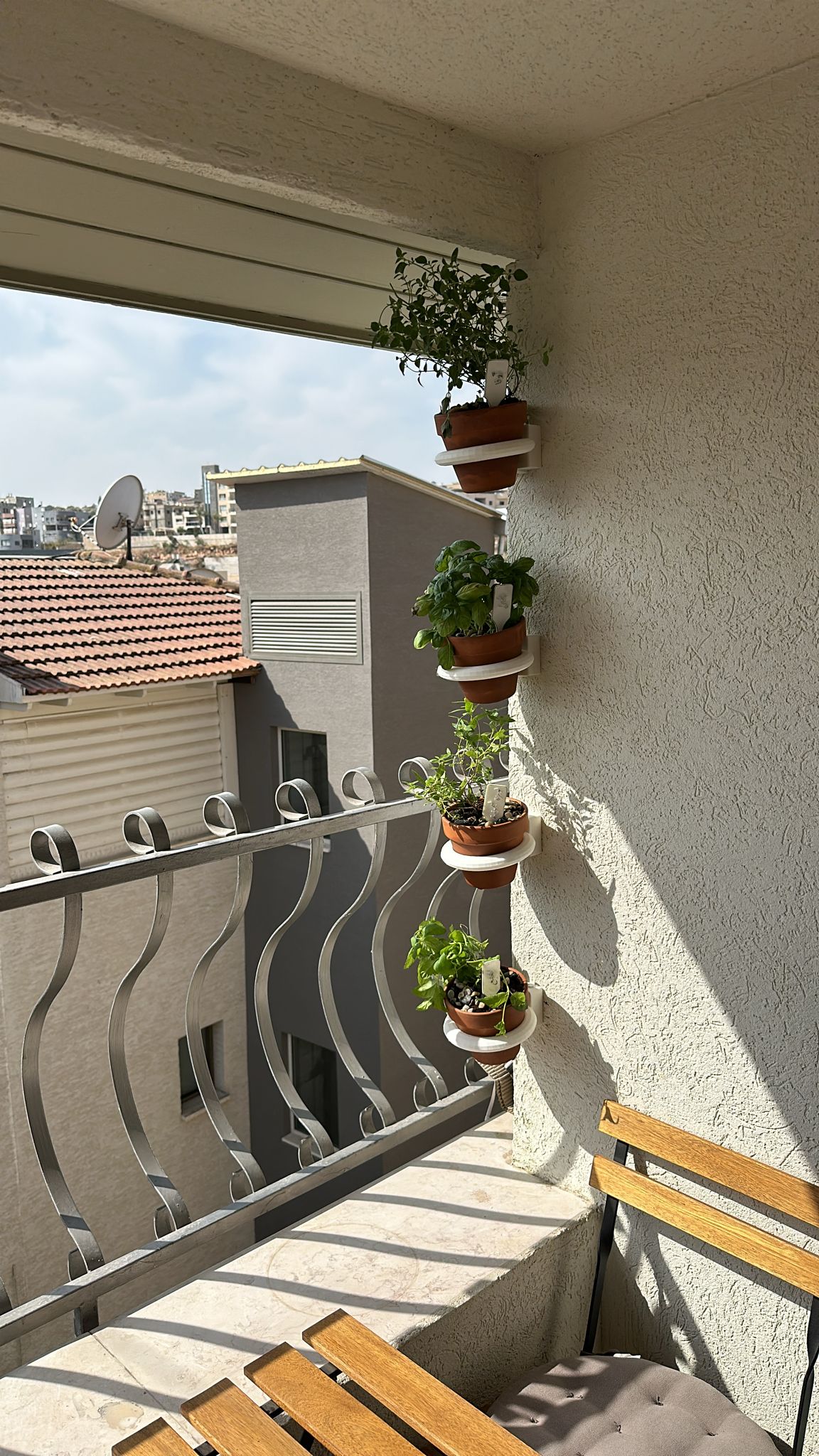 Planter ring holder wall mount .