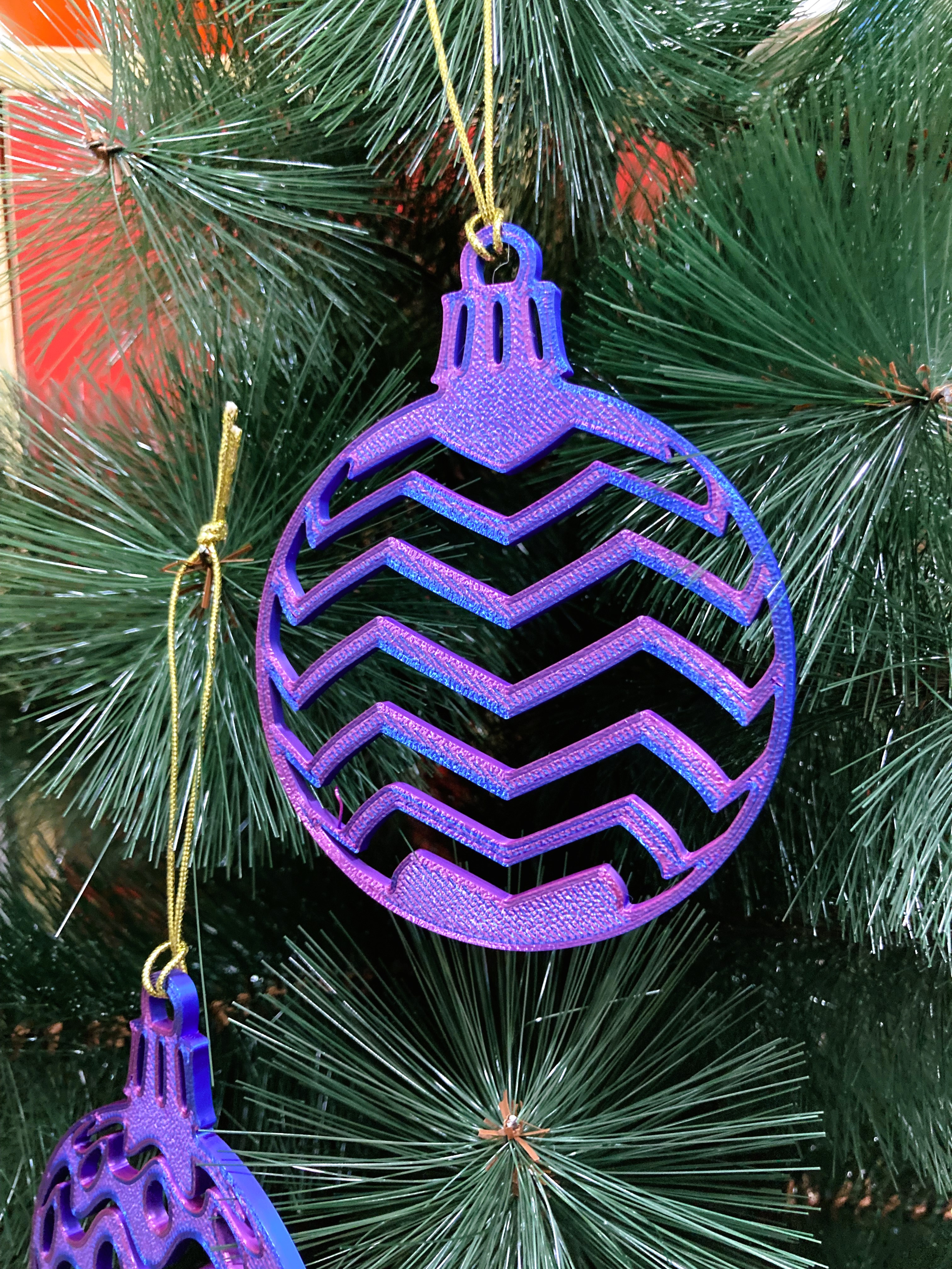 Christmas tree lines ornament
