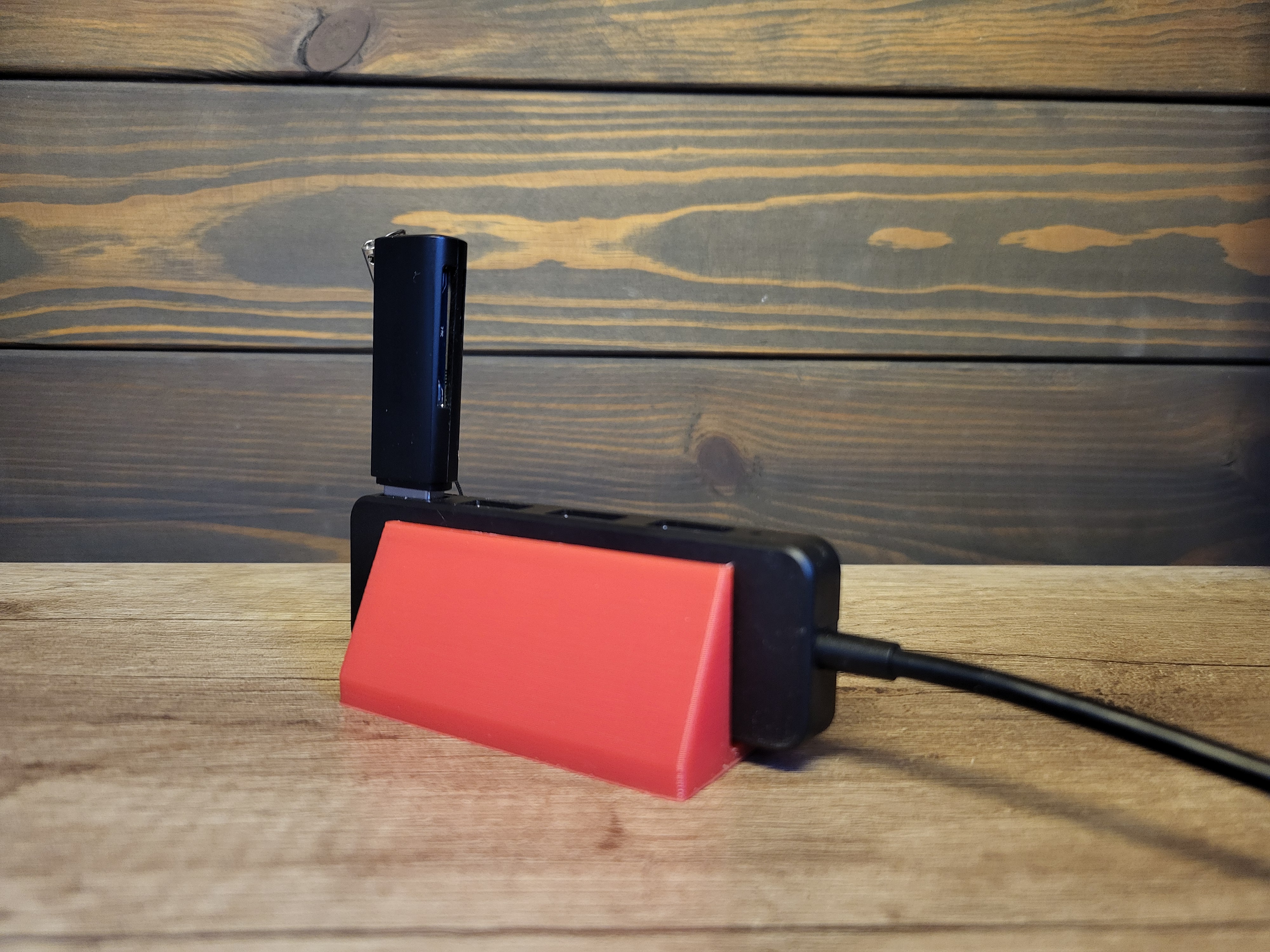 USB hub vertical stand by Serge K Download free STL model