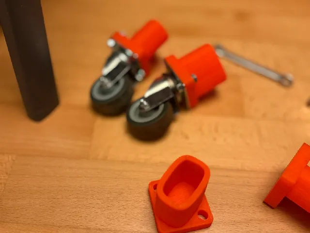 Maxi-Cosi Iora side bed wheel adapter
