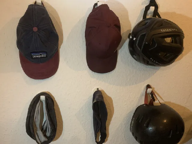 Wall hook, helmet/ cap holder » #OnePrintPart #NoSupport