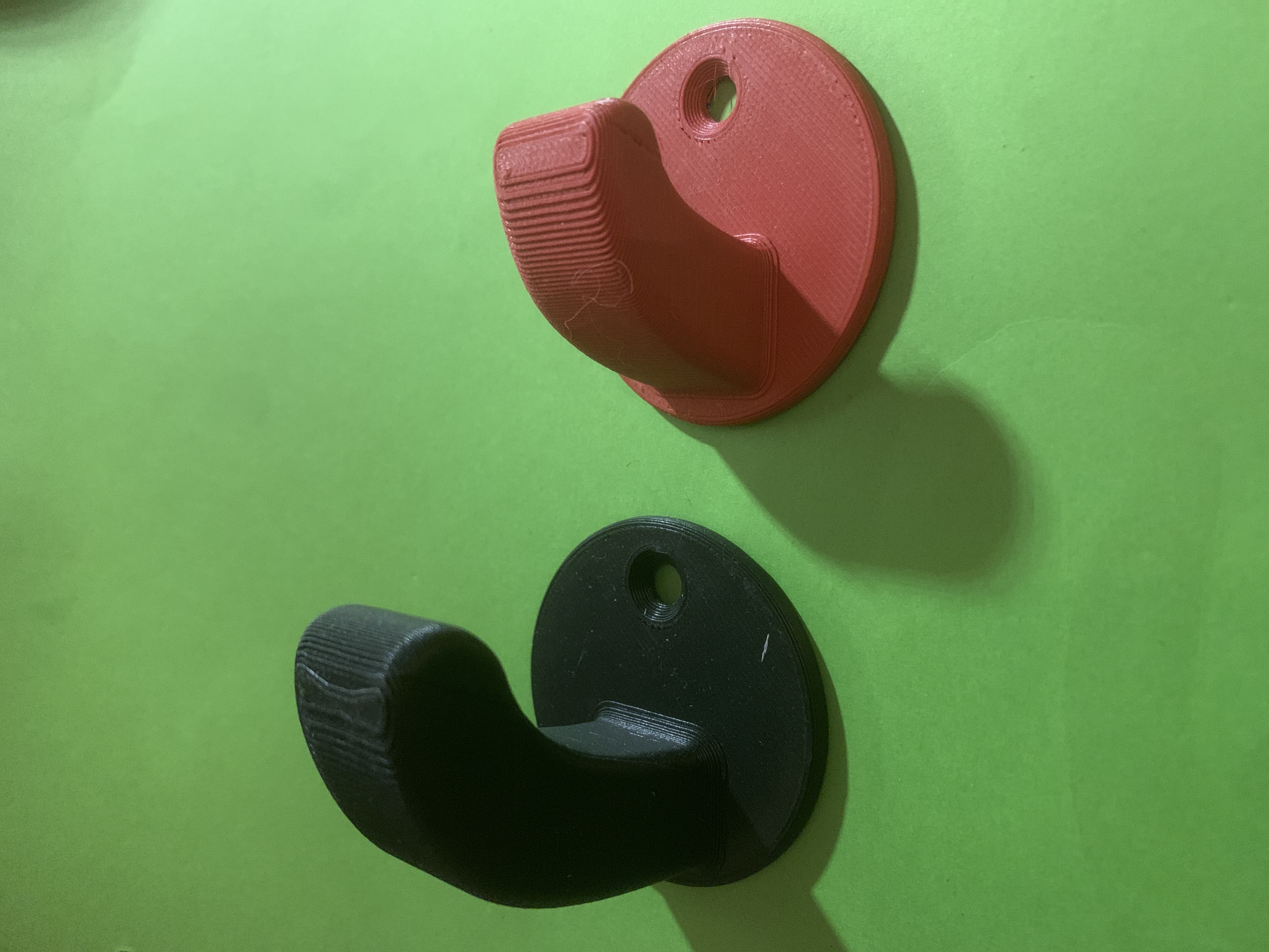 Wall hook, helmet/ cap holder » #OnePrintPart #NoSupport — thumbnail 4