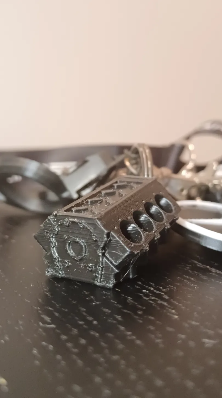 Miniatura 3 do modelo 3D Remixed | Engine block V8 keychain